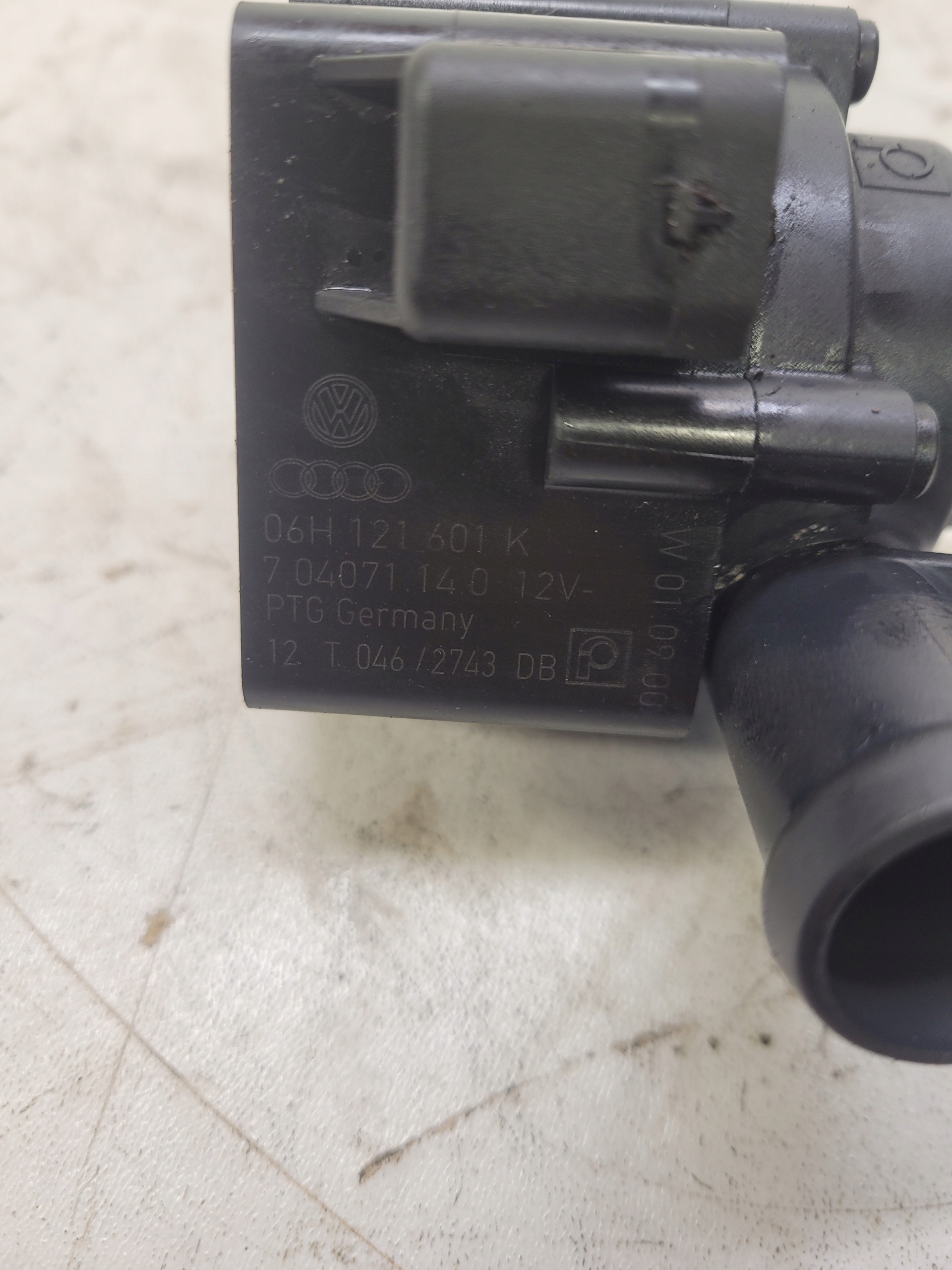 supplementary water pump AUDI A4 A5 A6 A7 06H121601K