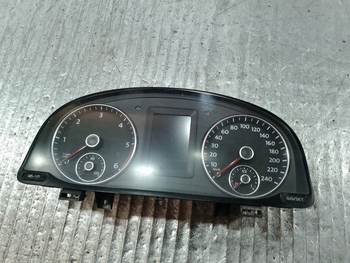 спидометр vw Touran II 1T0920865C 1.6 tdi