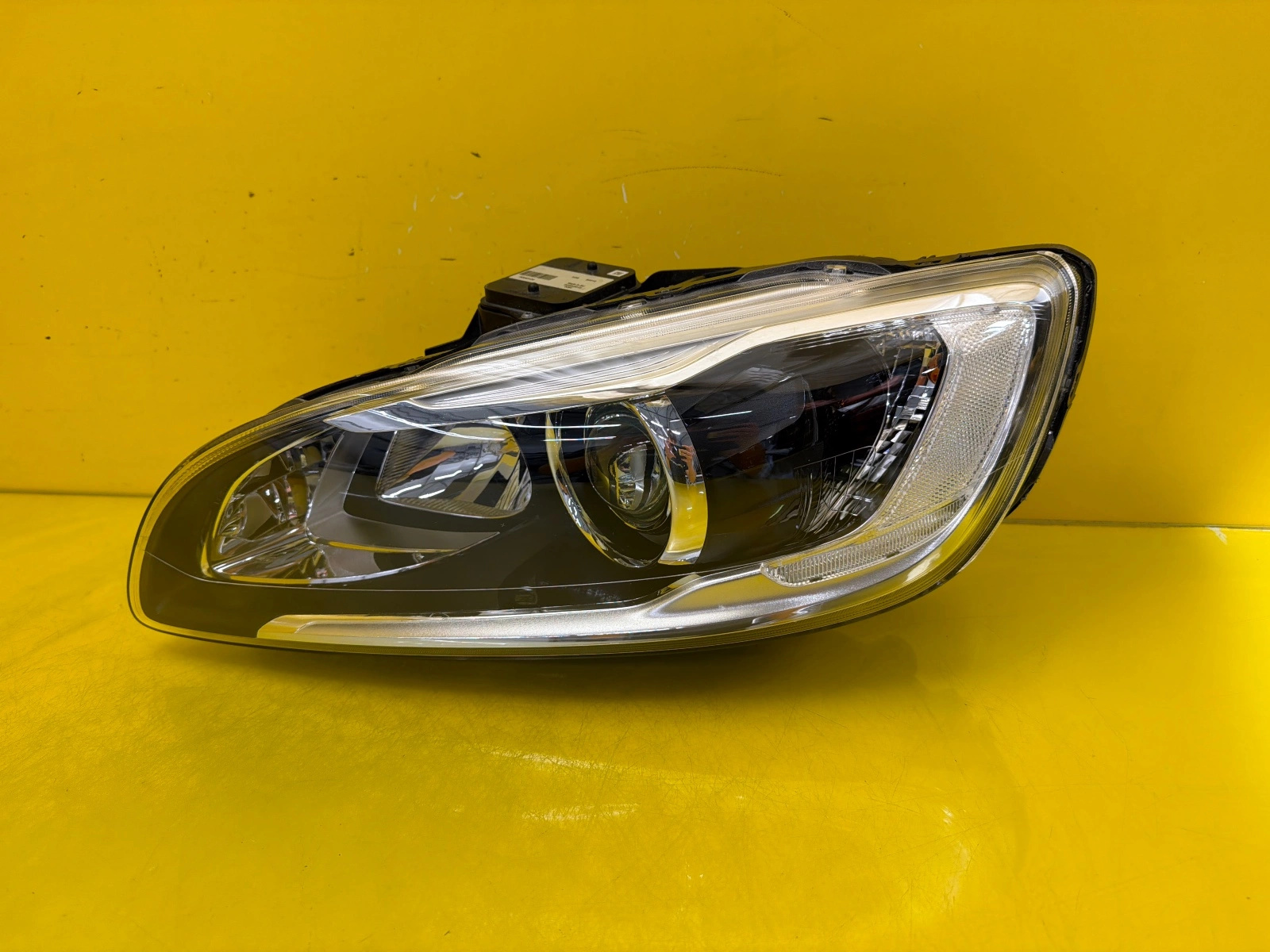 light left Volvo S60 V60 FL Lift 2013-2018 Bi-Xenon 31420253