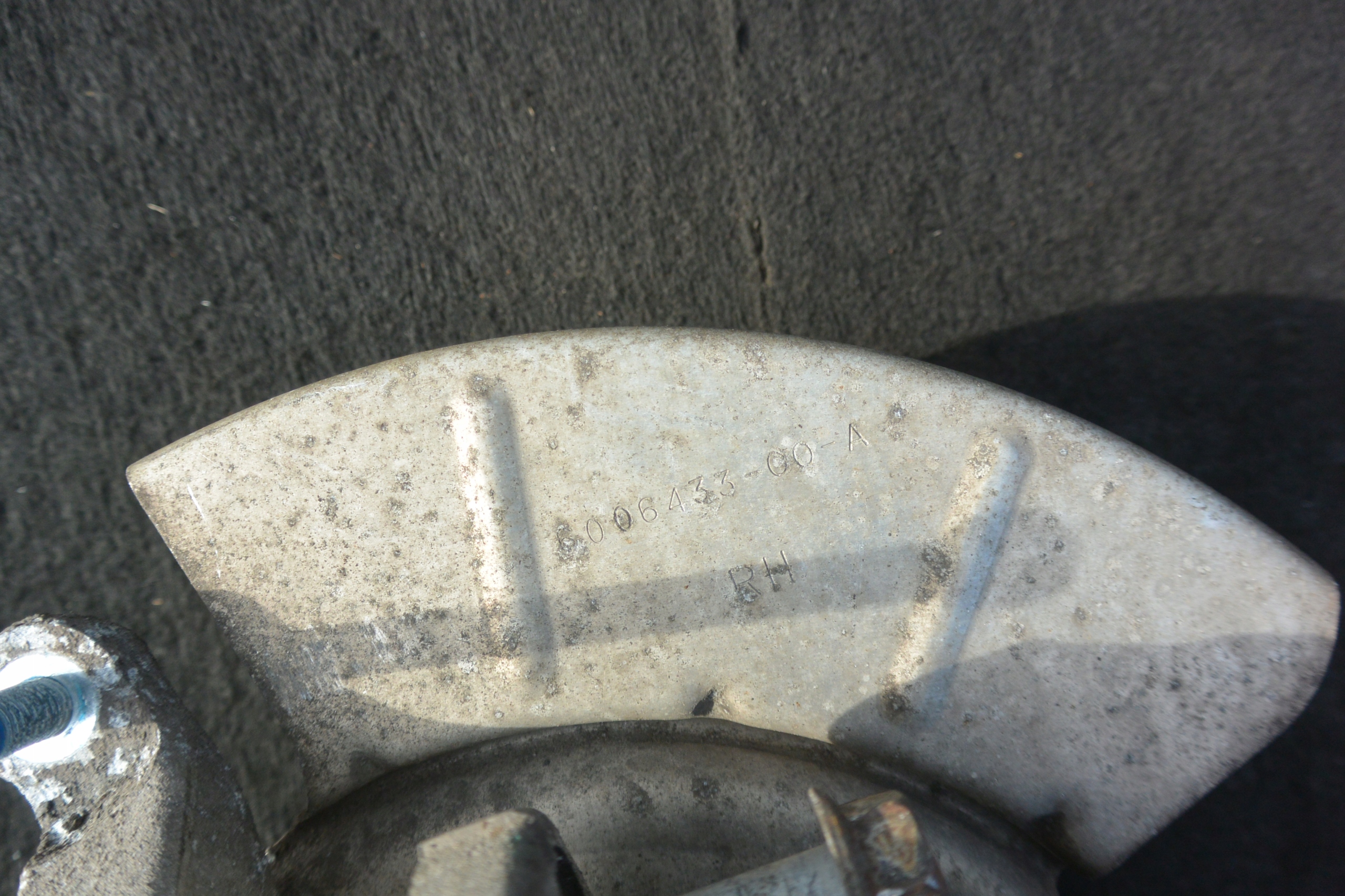 поворотный кулак левый tesla MODEL S P85