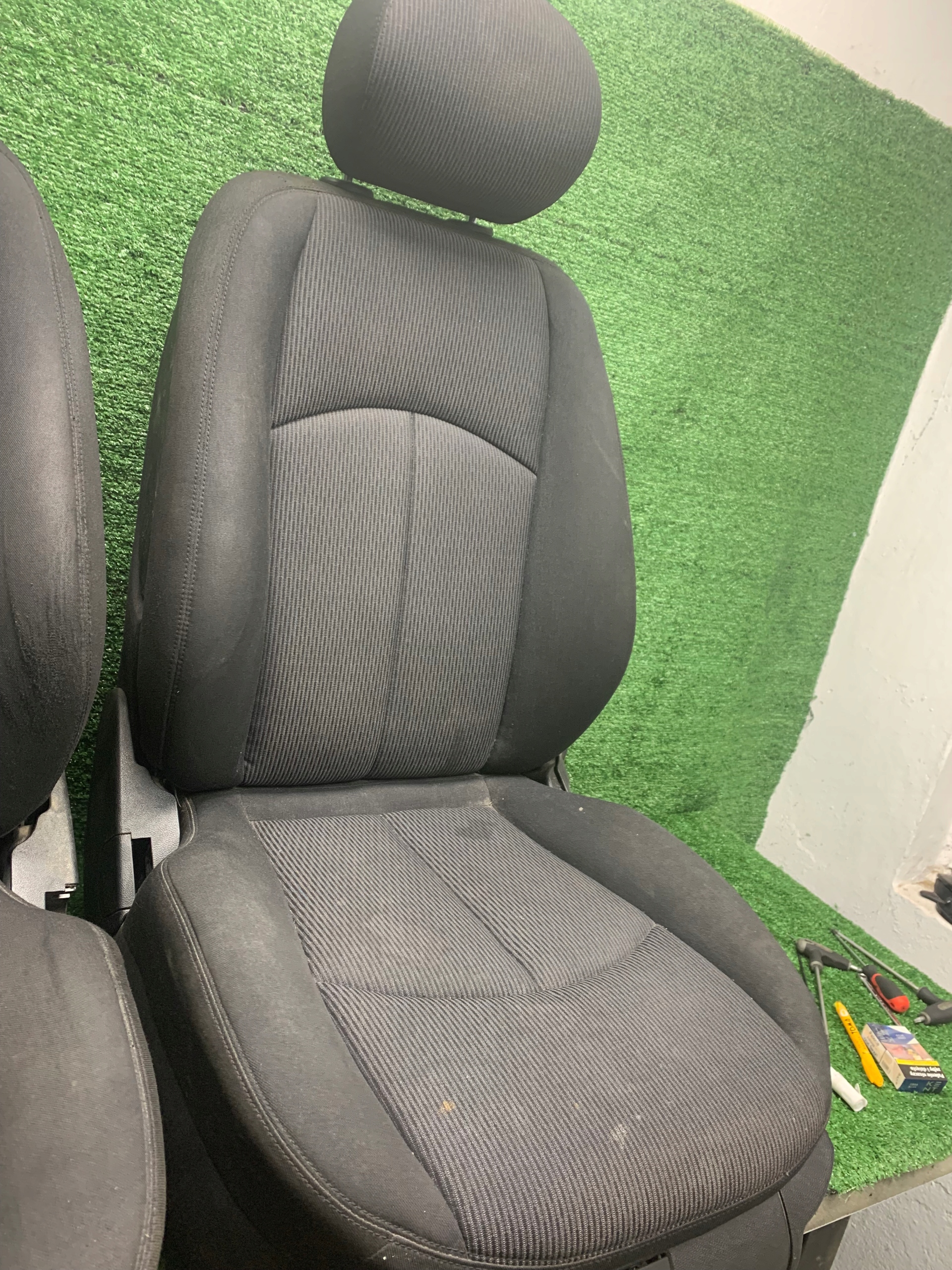 seat left right front front driver´s of the passenger MERCEDES w211