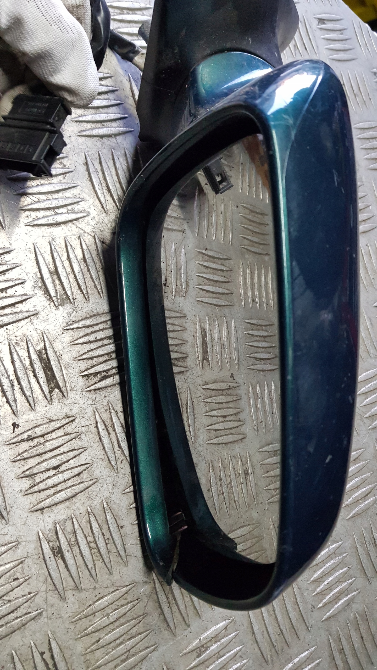 SKODA OCTAVIA and WKLAD mirrors right