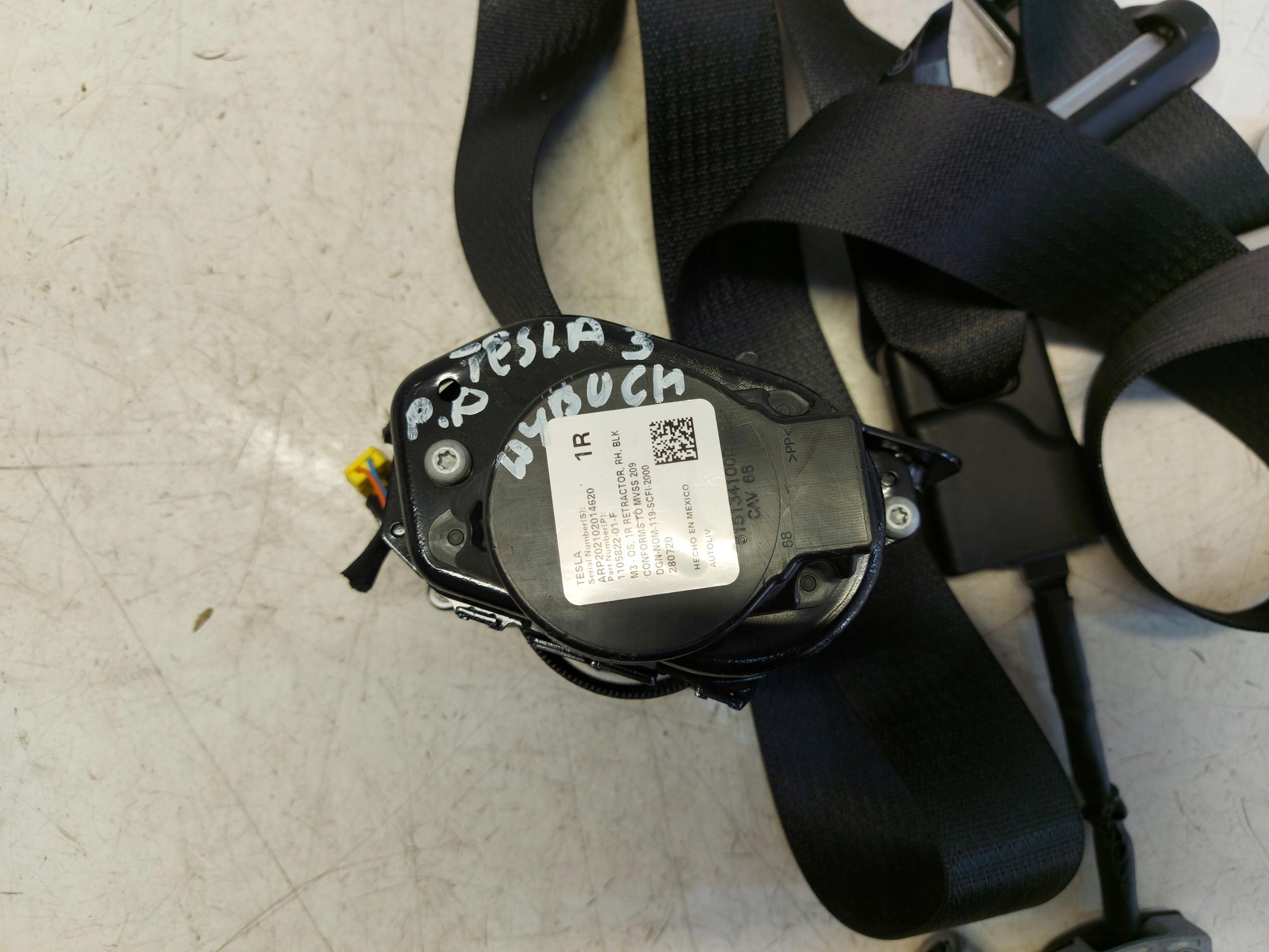 TESLA MODEL 3 tension belt safety right front