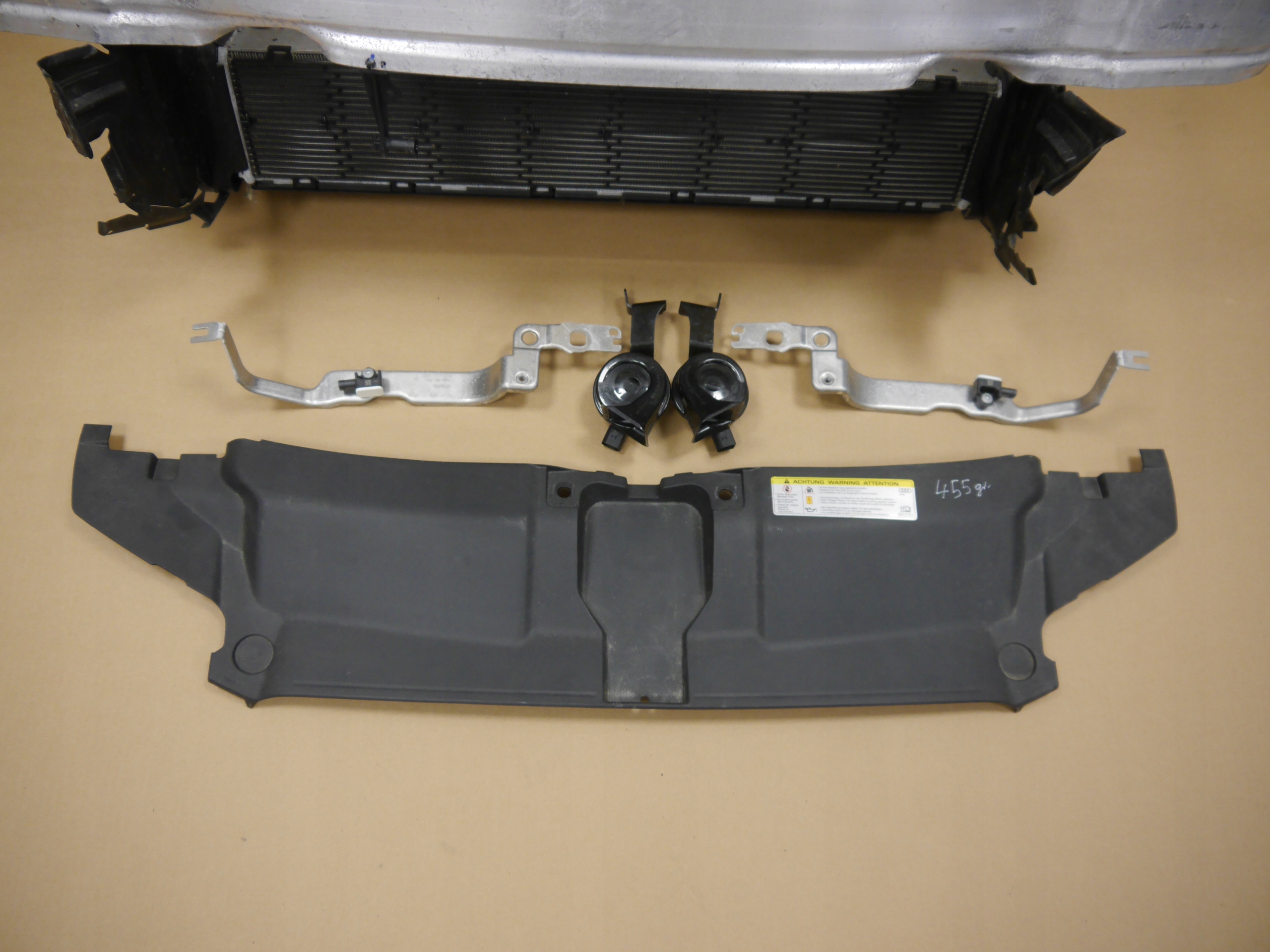 AUDI A6 C7 PAS PRZEDNI CHŁODNICE 2.0TDI ULTRA Numer katalogowy części AUDI A6 C7 PAS PRZEDNI CHŁODNICE 2.0TDI  ULTRA