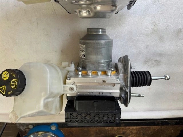 BMW G60 G70 5A96C05 насос ABS оригинал