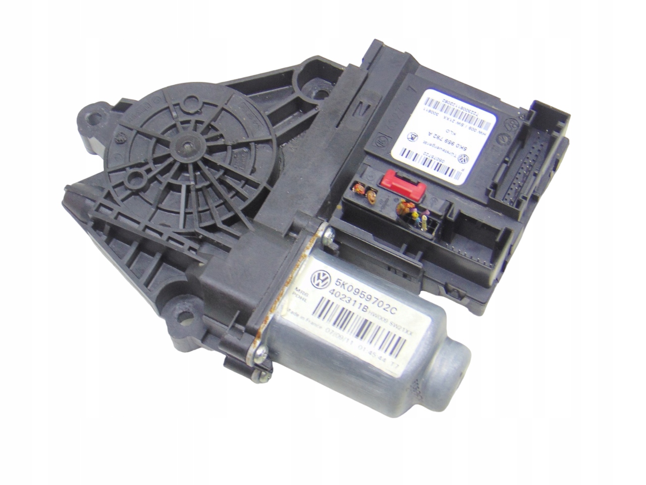 5K0959792A - МОТОР ВЕТРОВОГО СТЕКЛА ПЕРЕДНИЙ ПРАВЫЙ VW GOLF VI 5K0959702C