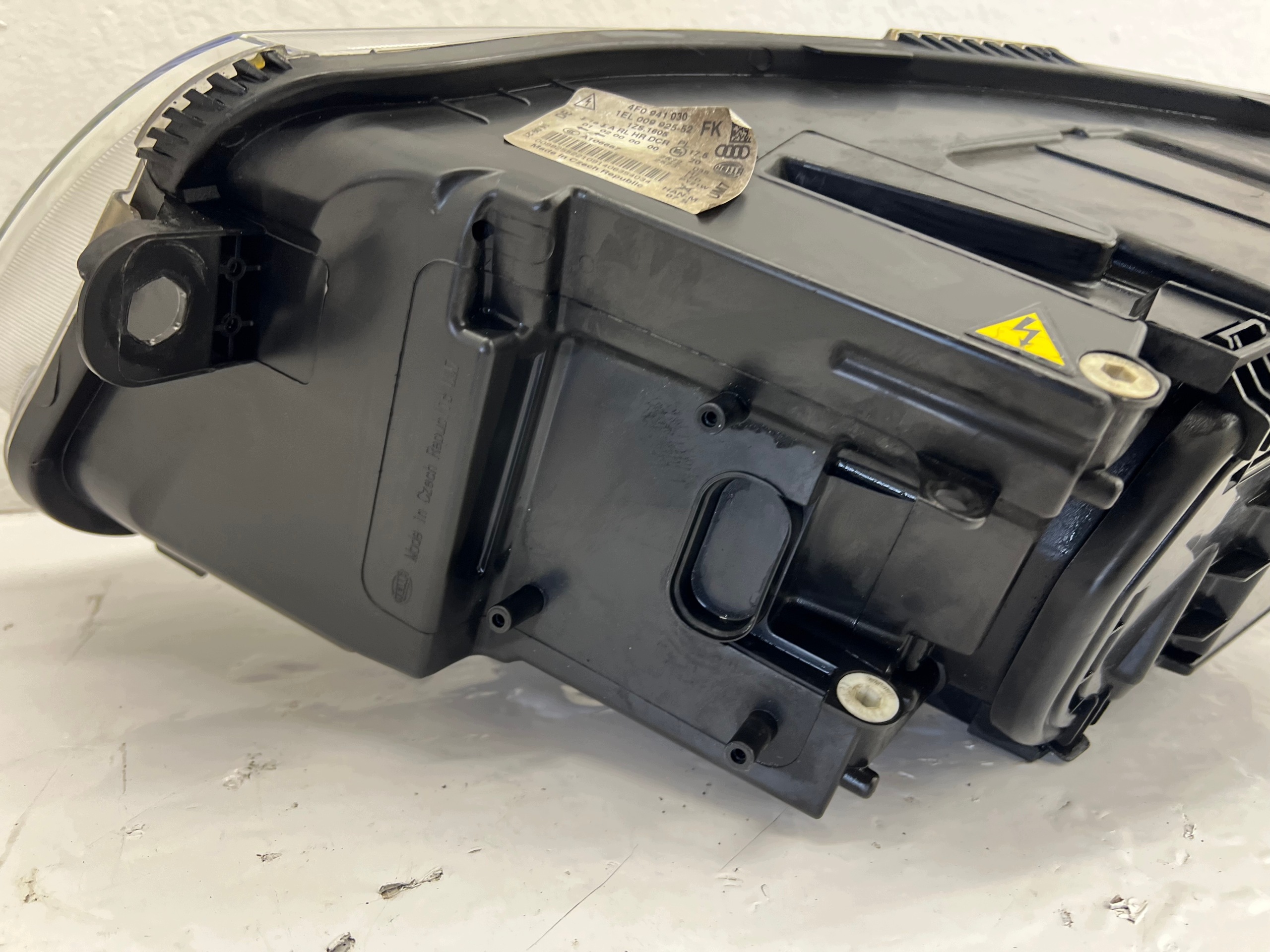 AUDI A6 C6 LIFT light front right BI-XENON non-setting LED 4F0941030FK EUROP