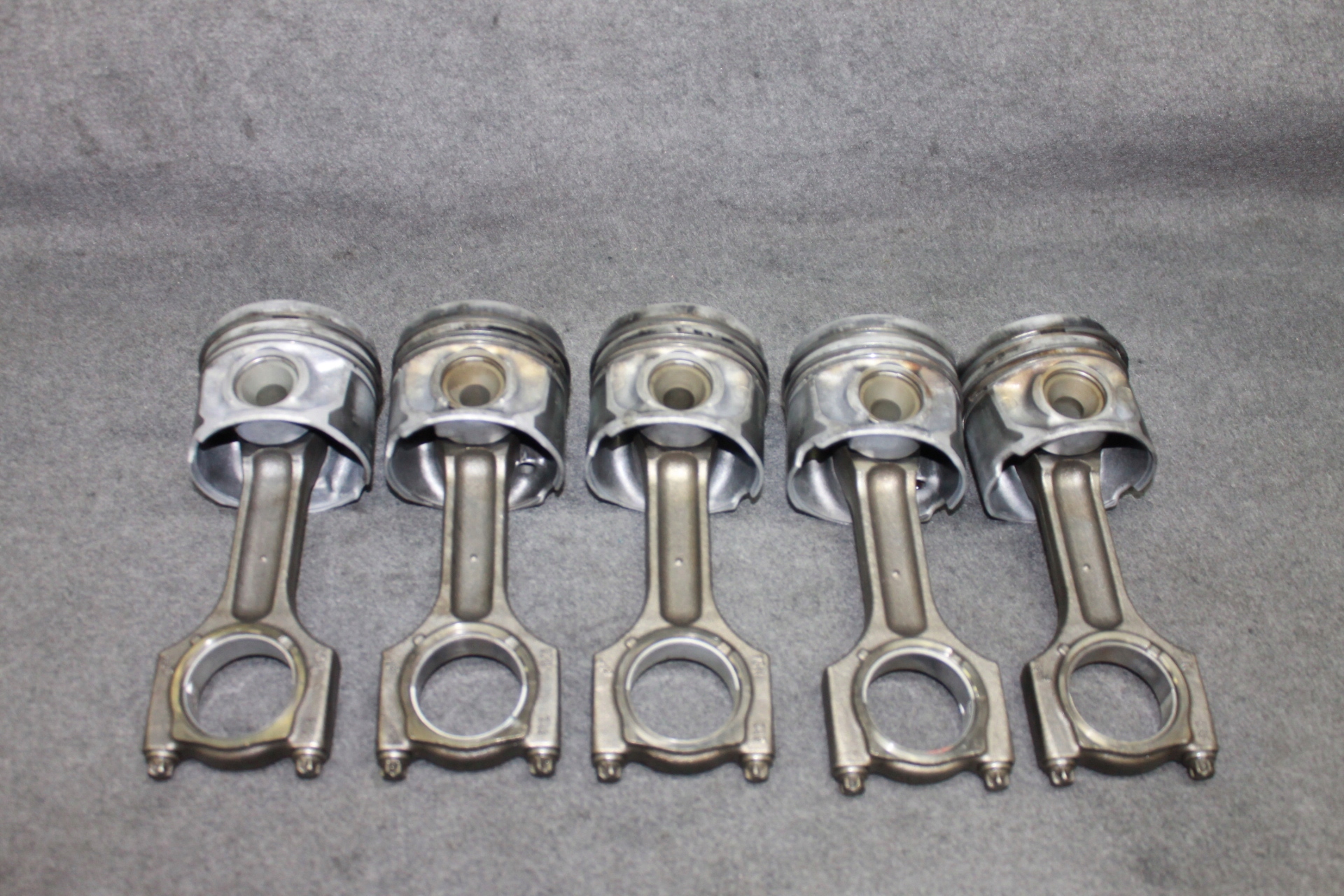 BMW E90 E60 E63 E65 E83 E70 3.0D 231KM M57N2 TŁOK KORBOWÓD 84L107 MAHLE