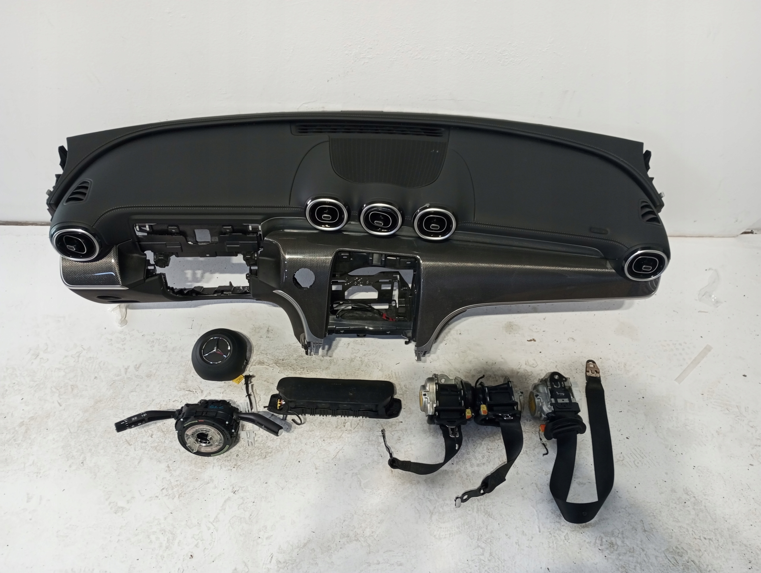 dashboard Mercedes GLC 254 COUPE