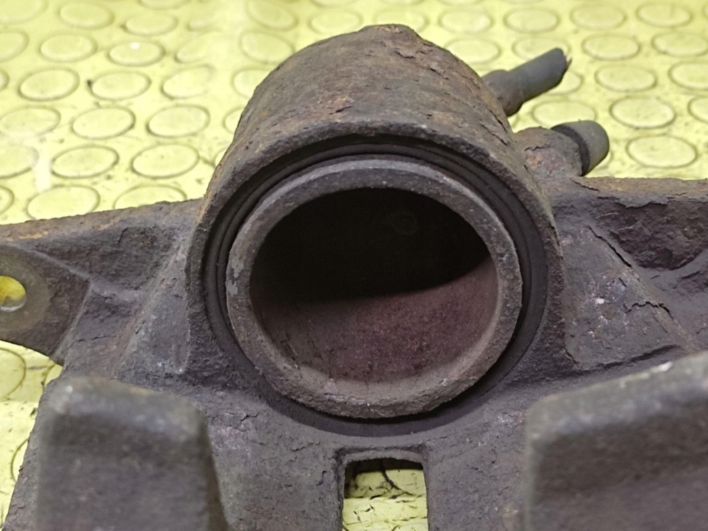FORD MONDEO MK3 2.0 D caliper brake right front