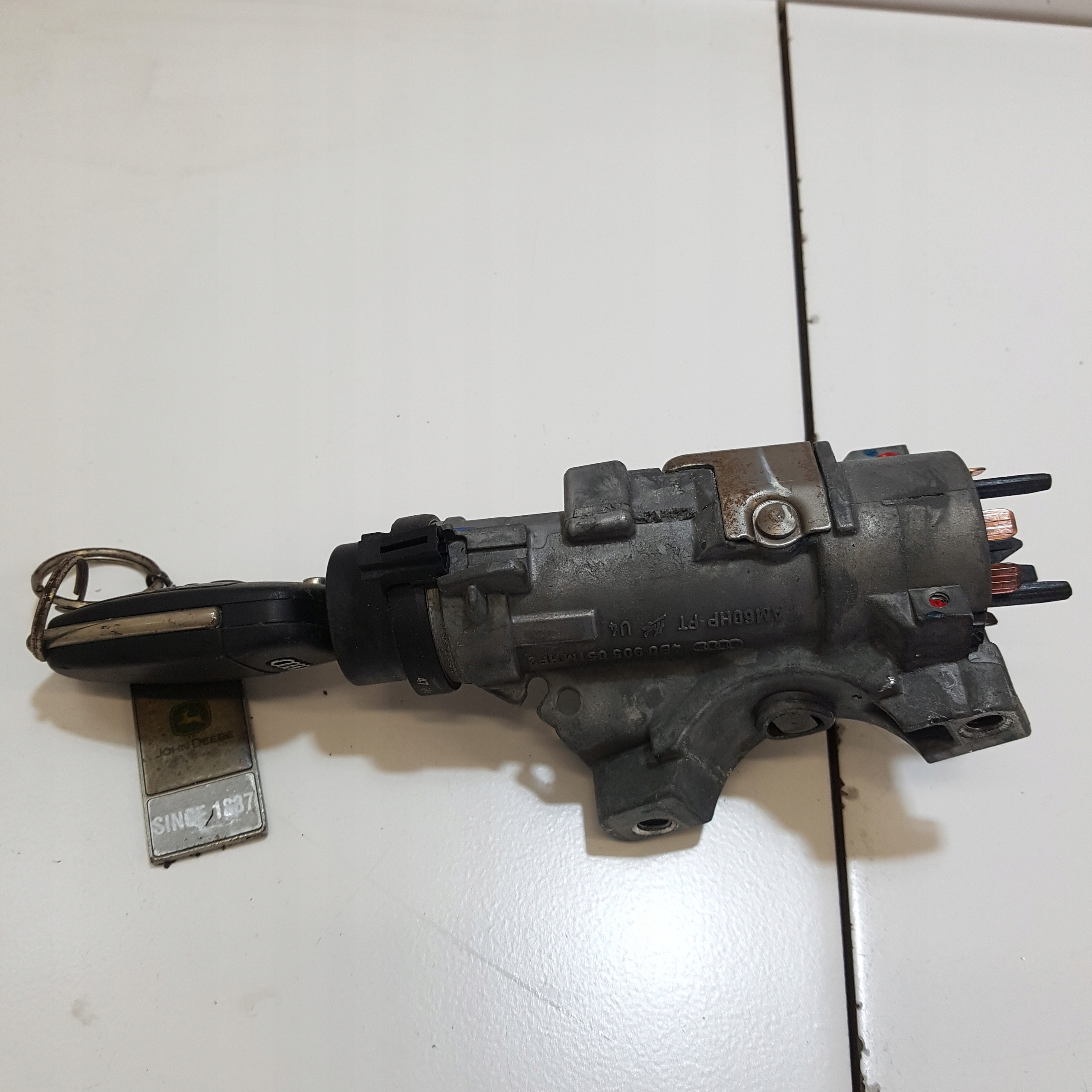 ignition Z KLUCZYKIEM AUDI A4 B7 4B0905851M