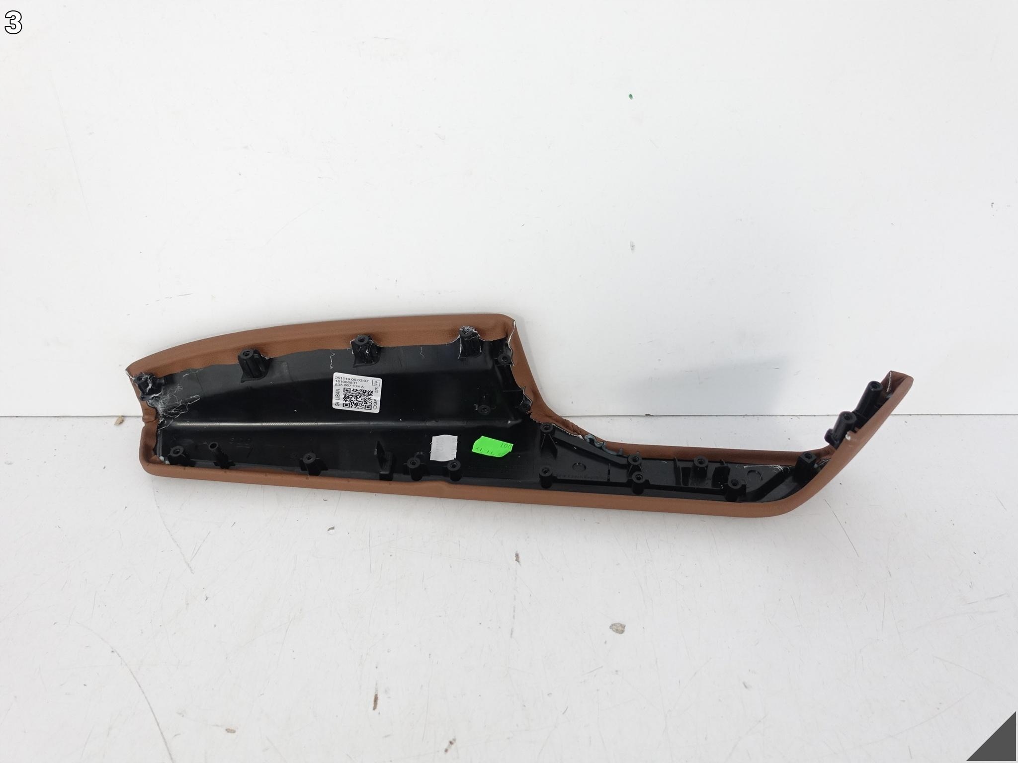 AUDI Q3 83A F3 18-25 armrest bracket door front right leather OKAPI 10A