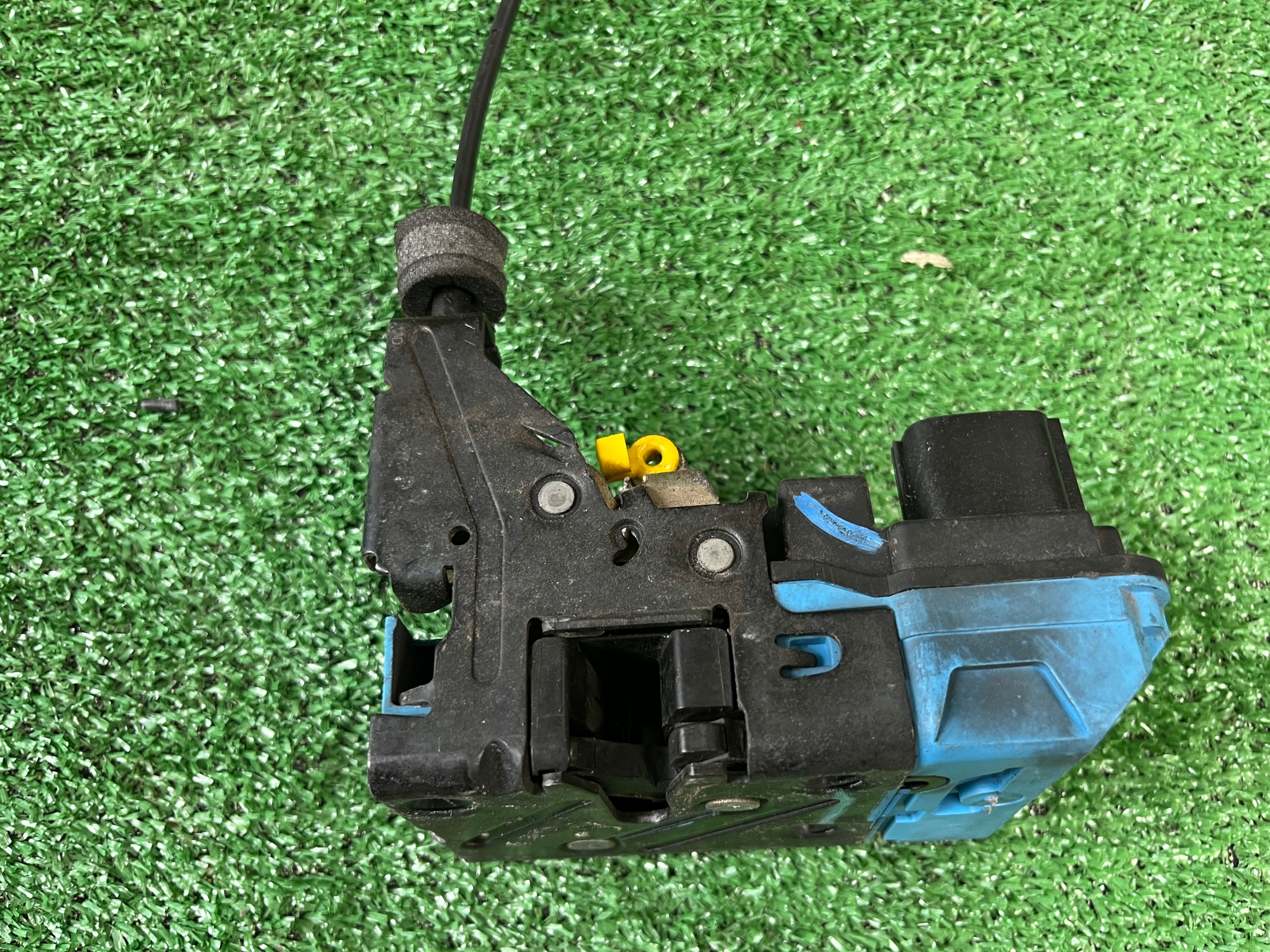lock door right front VOLVO V70