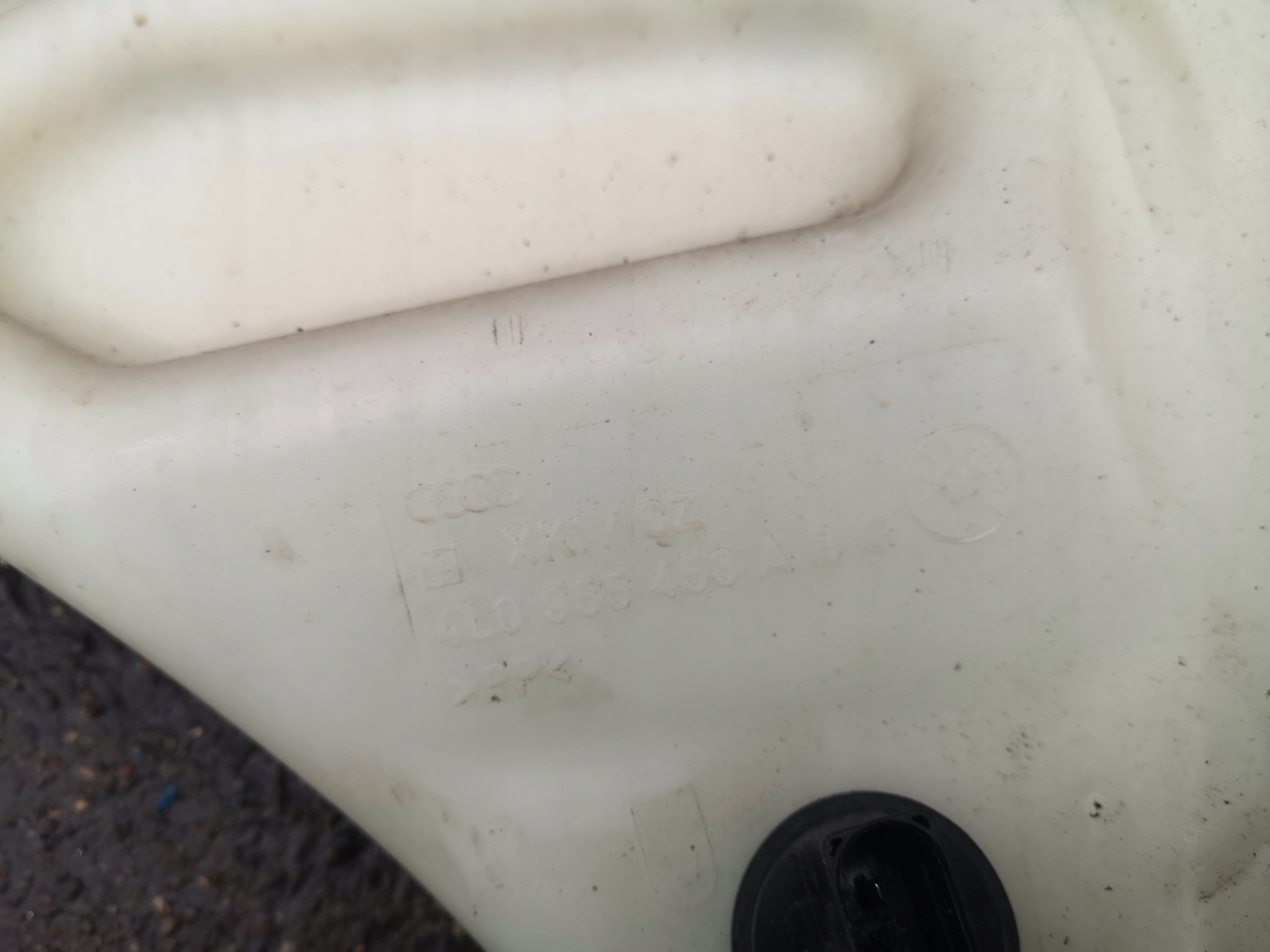 AUDI Q7 3.0 Behälter des Gasses Spritzdüse 4L0955453