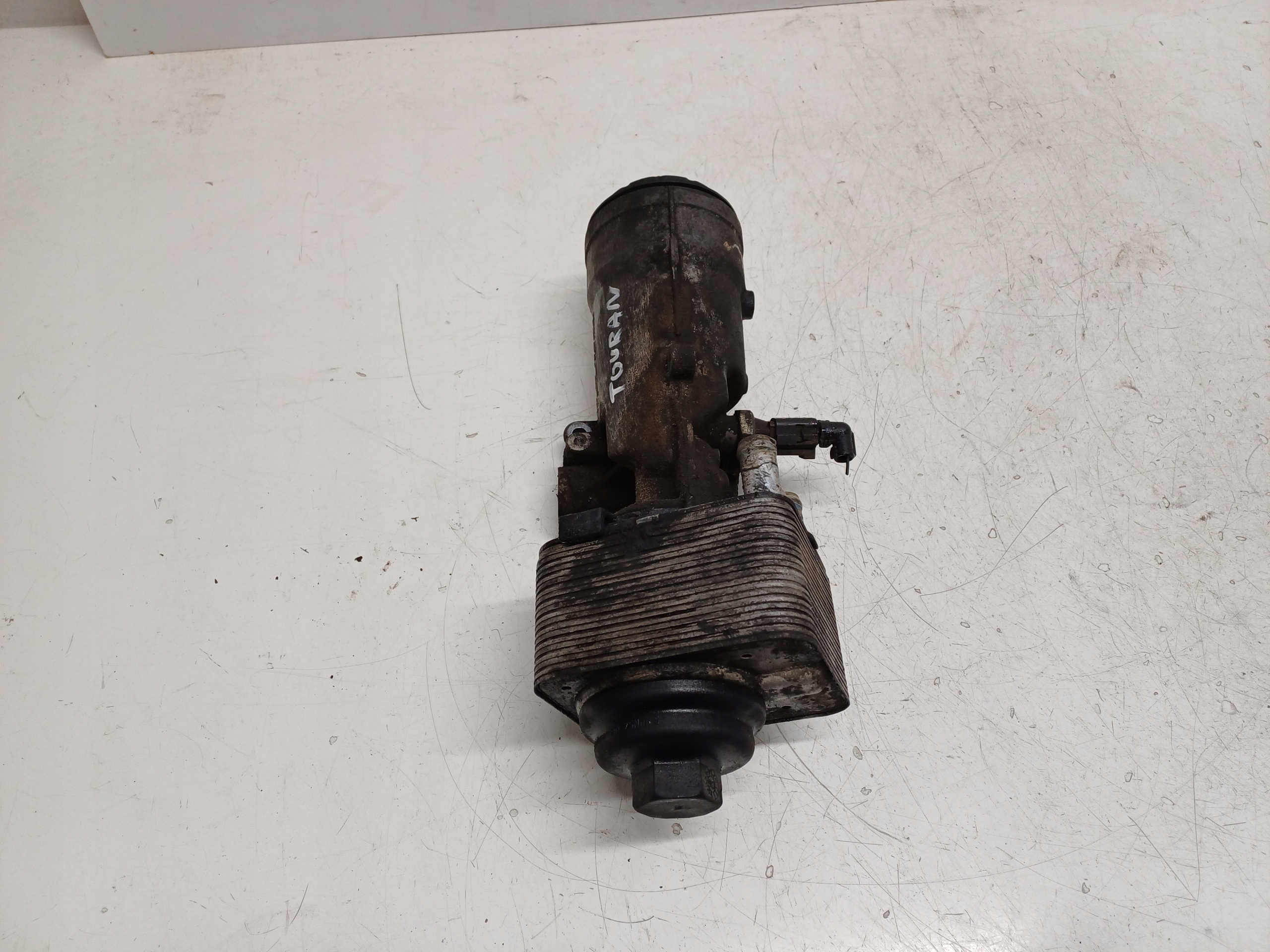 VW TOURAN 1T 03- 2.0TDI OBUDOWA PODSTAWA FILTRA OLEJU 045115389E