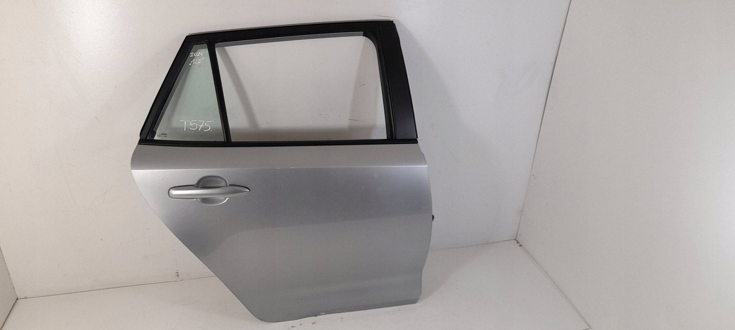 Toyota Corolla E21 Kombi door rear. right 1L0 (T575)