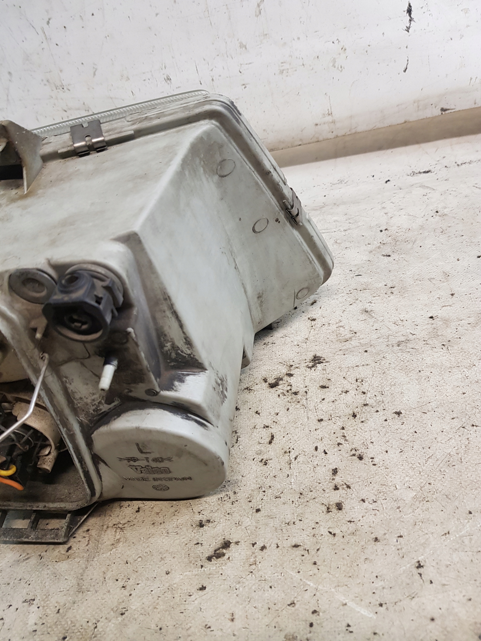 light left front MERCEDES VITO and