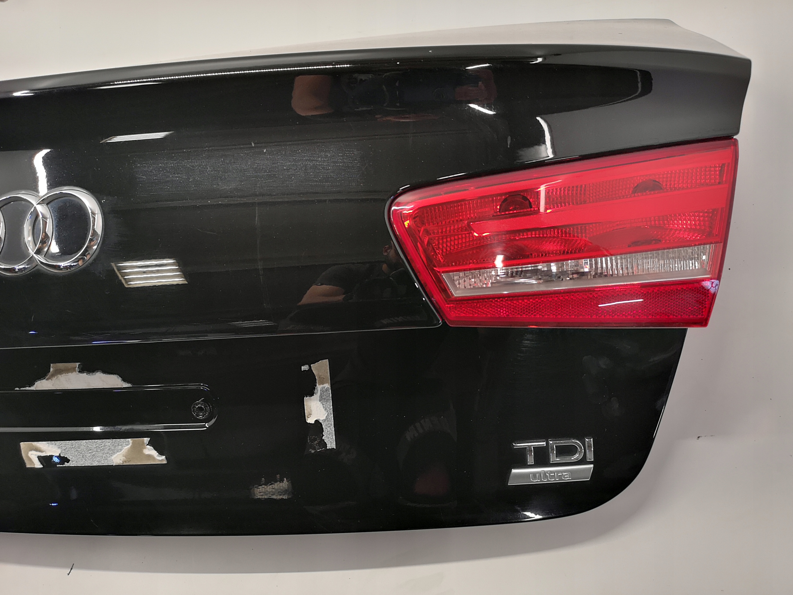 AUDI A6 C7 SEDAN KLAPA BAGAŻNIKA LY9B Producent części Audi OE