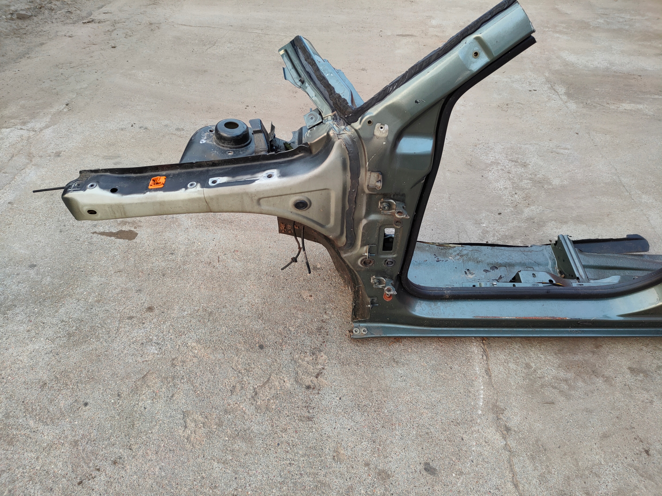 5JA 5J1 - ROOMSTER ПЕРЕДНЯЯ СТОЙКА ПЕРЕДНЯЯ ЛЕВАЯ