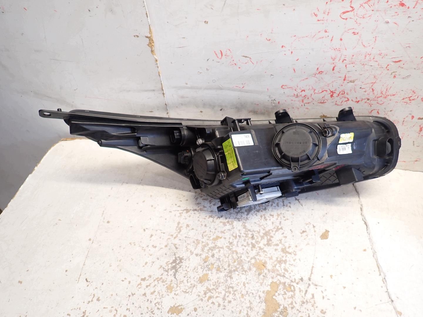 light front front left KIA CEED II 2012-2018 XENON 92101-A2060