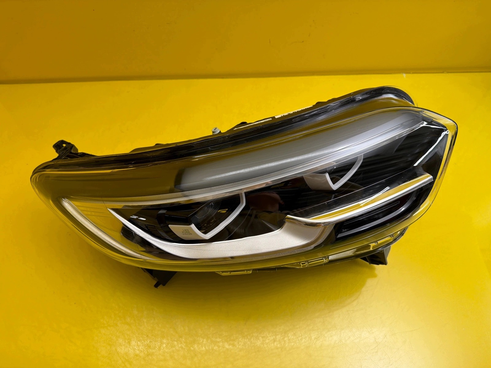 light right front Renault Kadjar Lift Full Led 260105759R