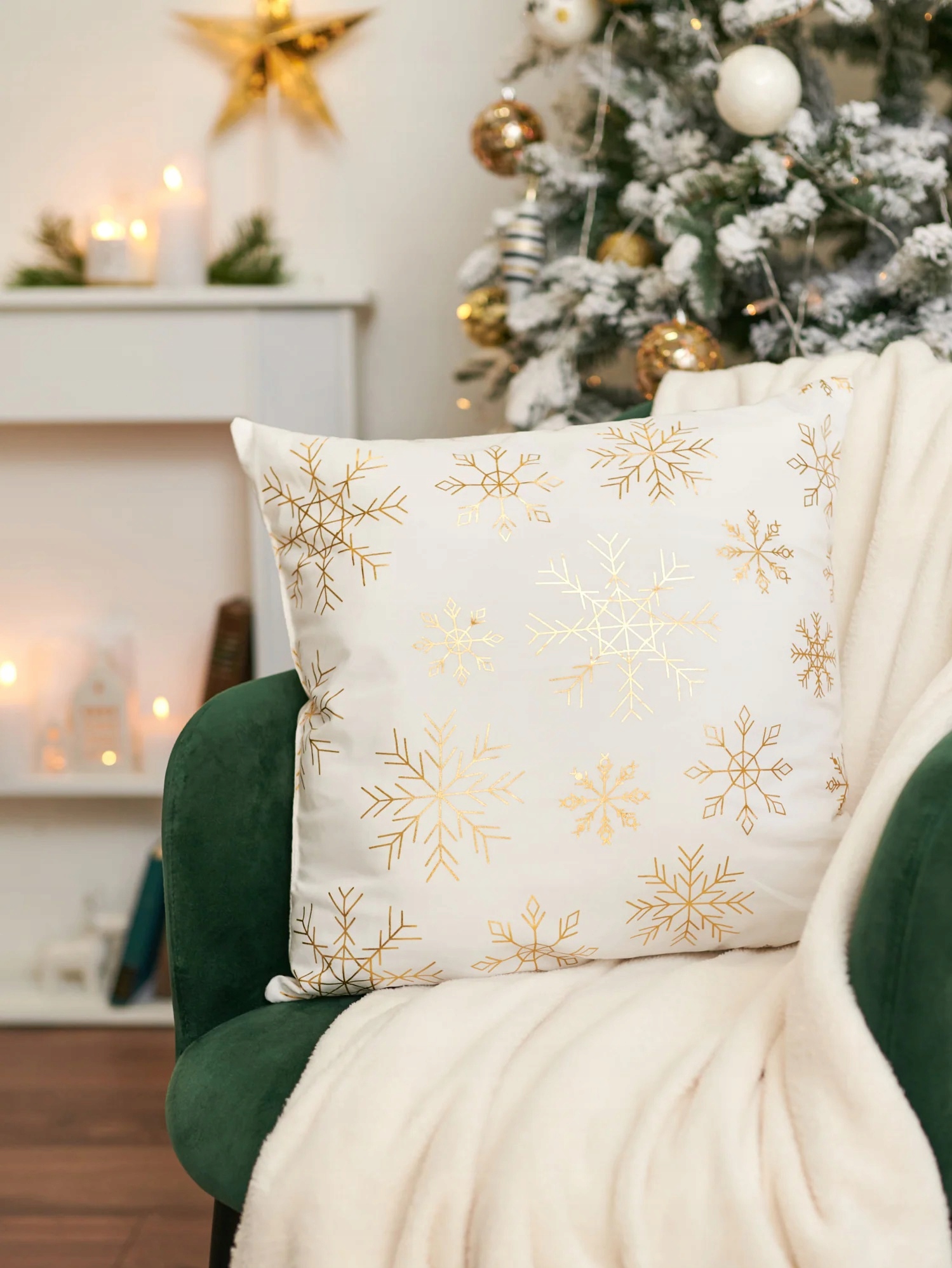 SINSAY HOME KOMPLET 3 PODUSZKI ŚWIĄTECZNE BIAŁE Marka inna