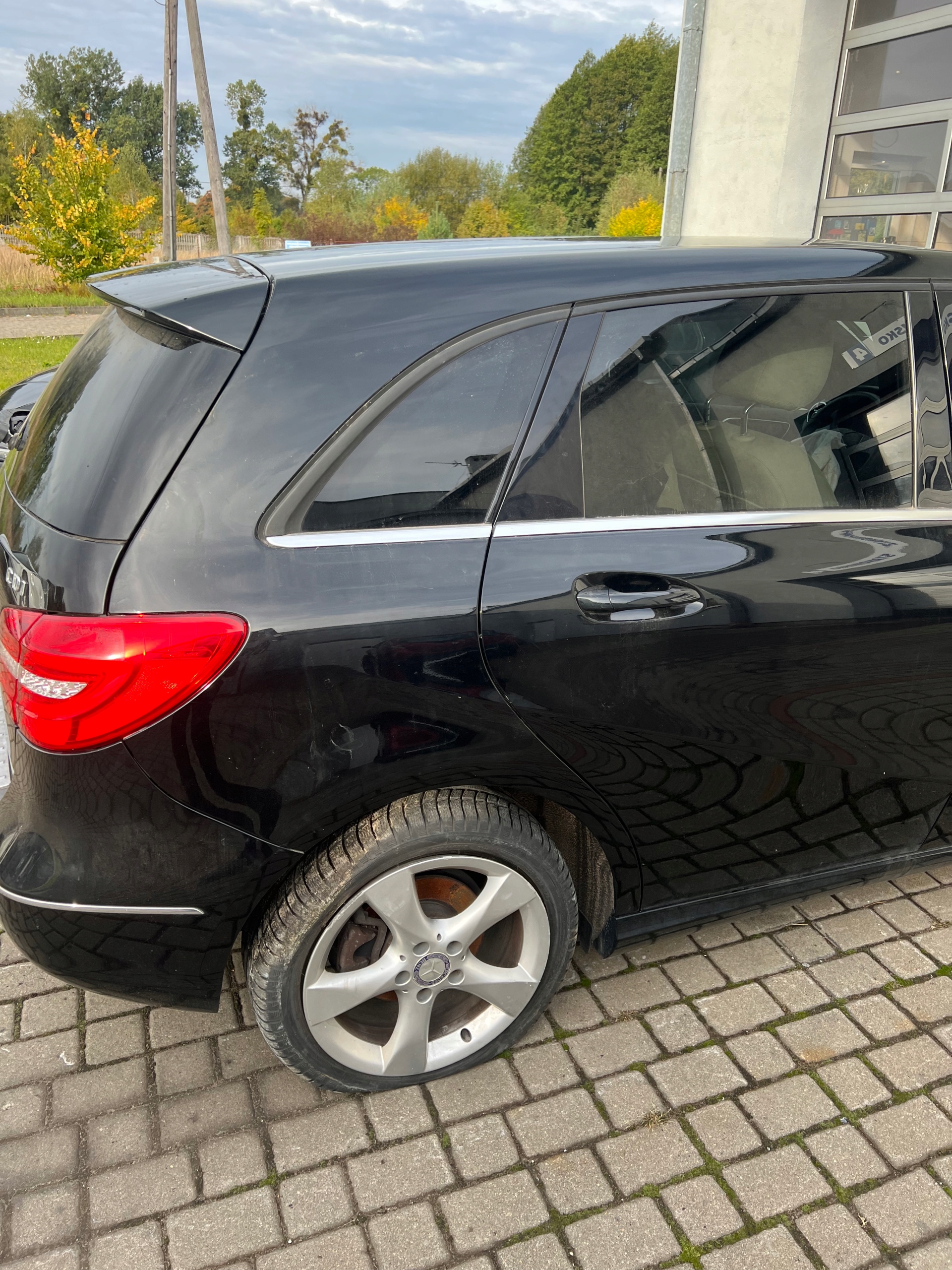 MERCEDES BENZ KLASA B W246 ĆWIARTKA PRAWY TYŁ 191