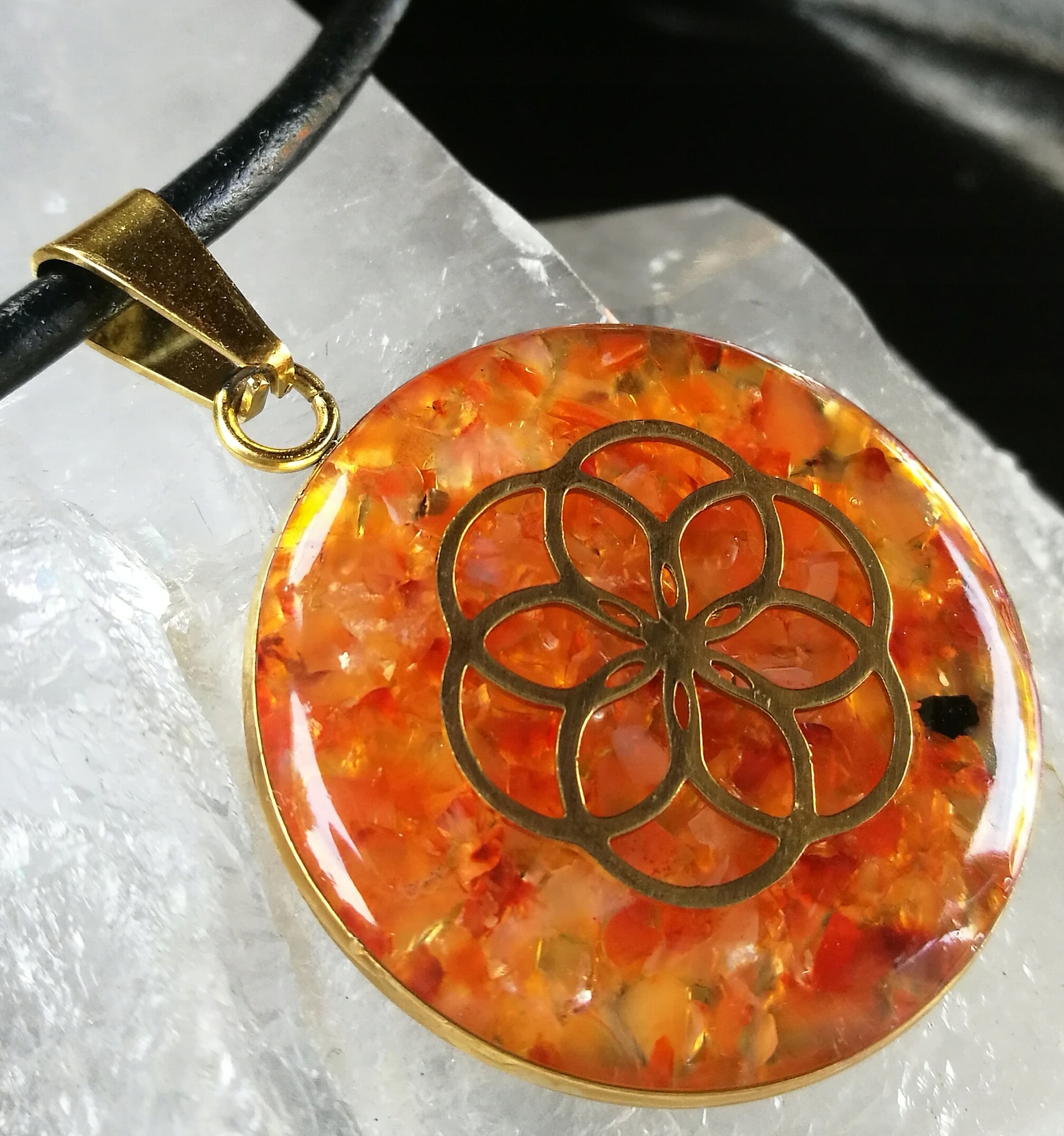 Orgonit Zářič 5G Květ Života Karneol Amulet