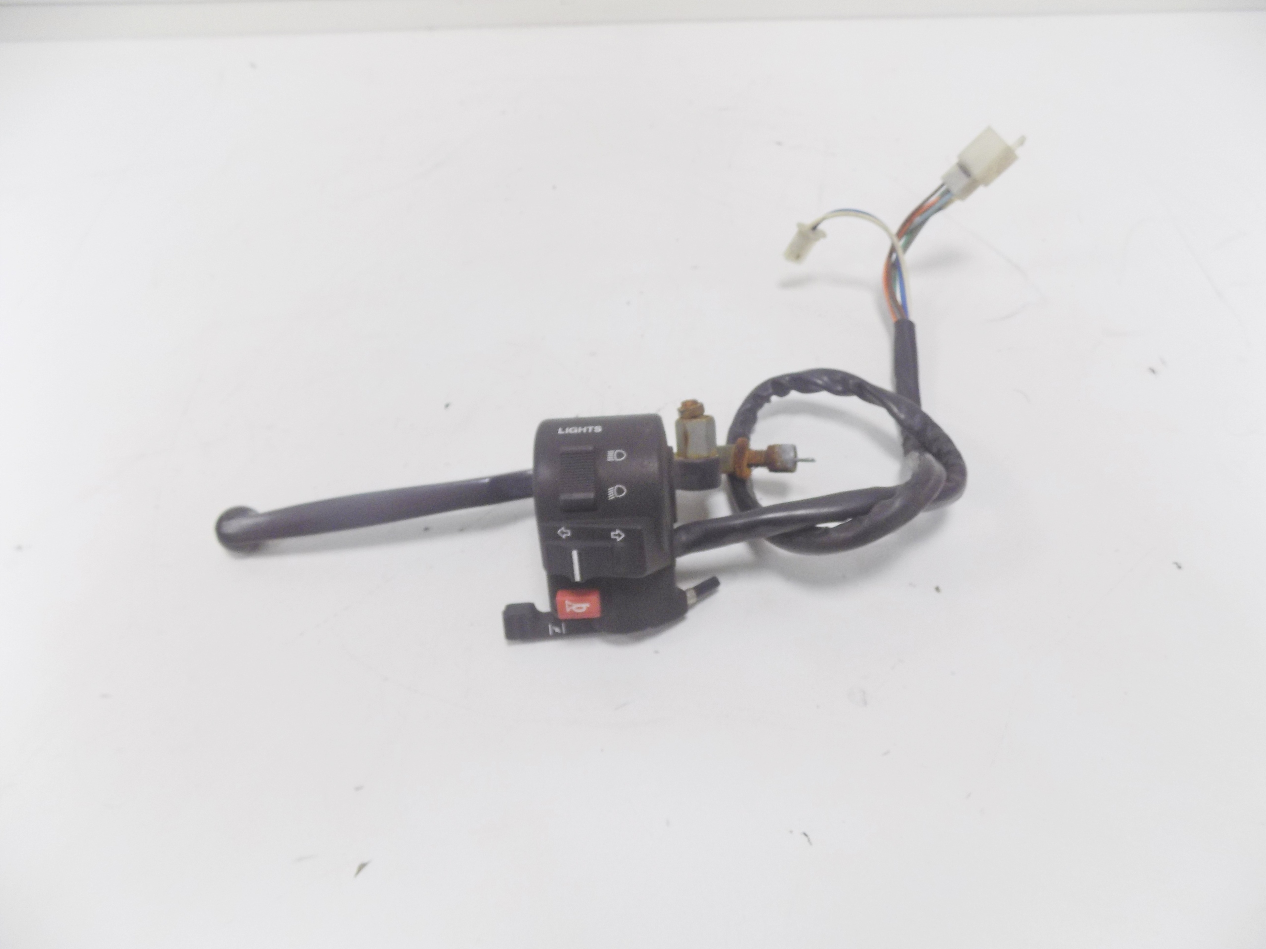 DAELIM ALTINO 125 PRZEŁĄCZNIK LEWY