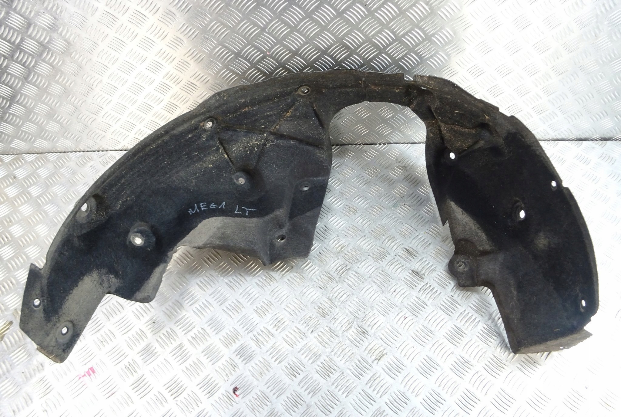 RENAULT MEGANE 5 V E-TECH mudguard left left rear part 767498938R