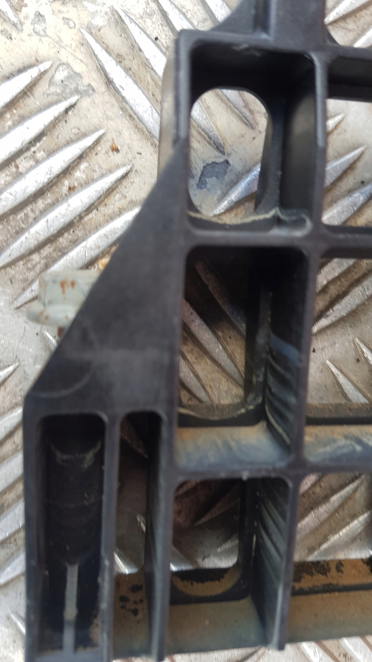 MERCEDES W169 Halter AKUMULATORA 1696102136