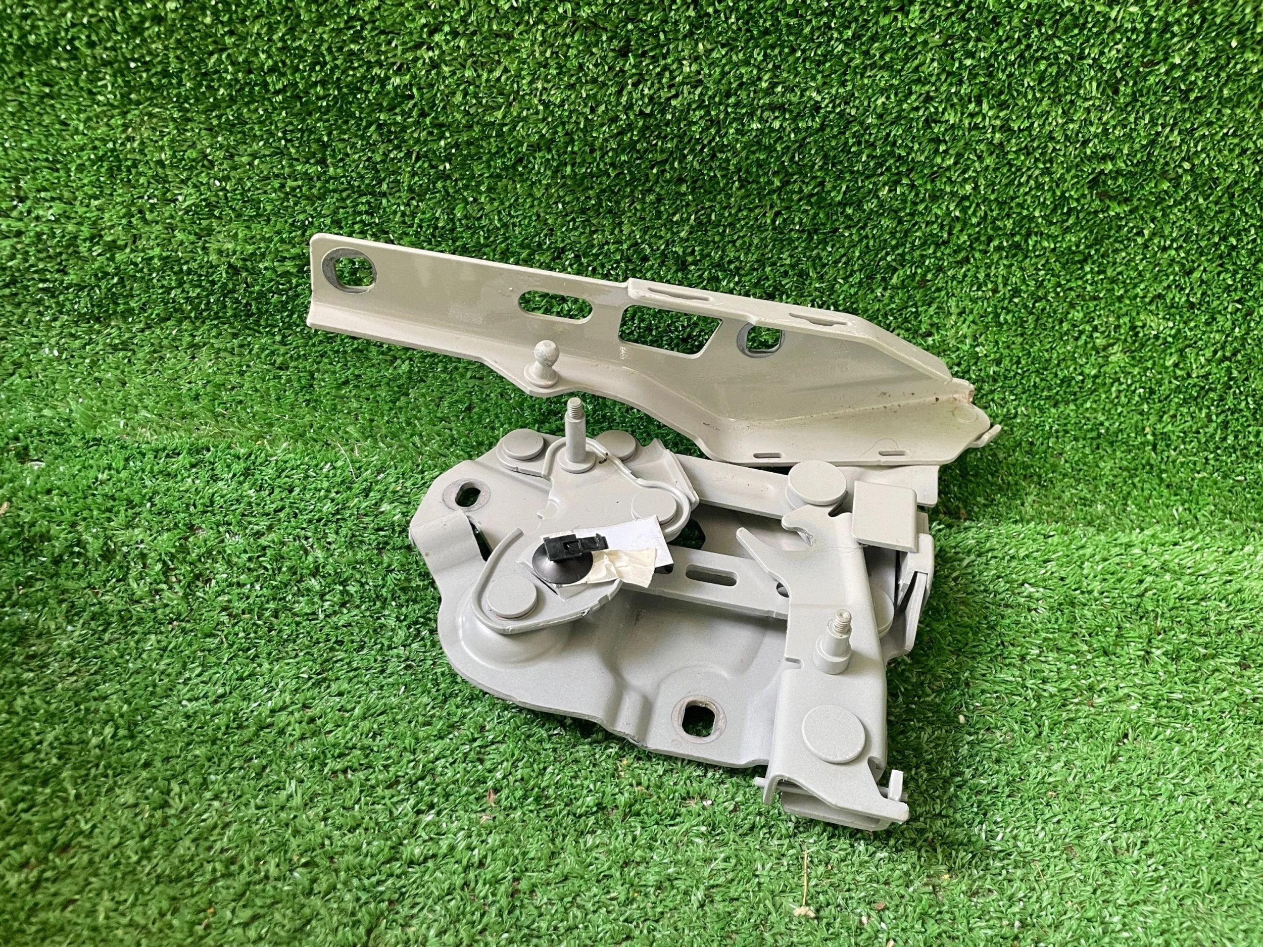 PORSCHE TAYCAN hinge bonnets right front 9J1823296