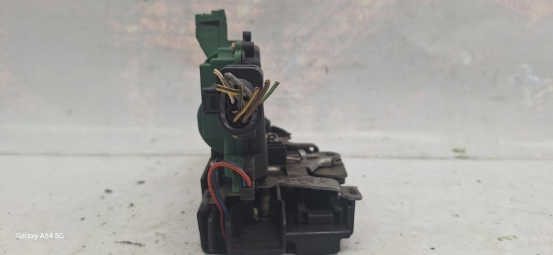 lock door SKODA OCTAVIA and left front C3B1837015Q