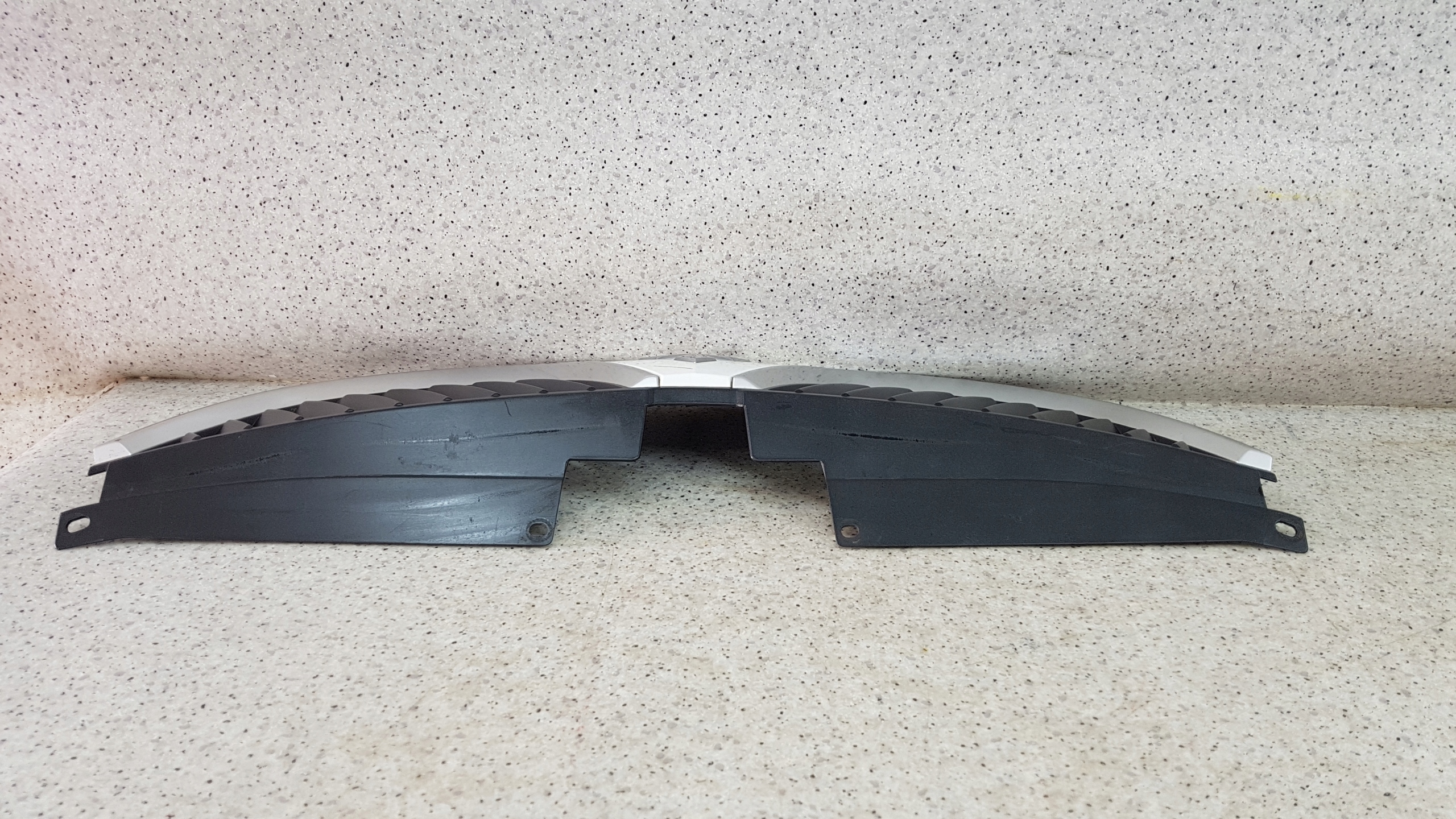 MITSUBISHI OUTLANDER 2 II 2007 - front PREKLADgrill bumper front 3624