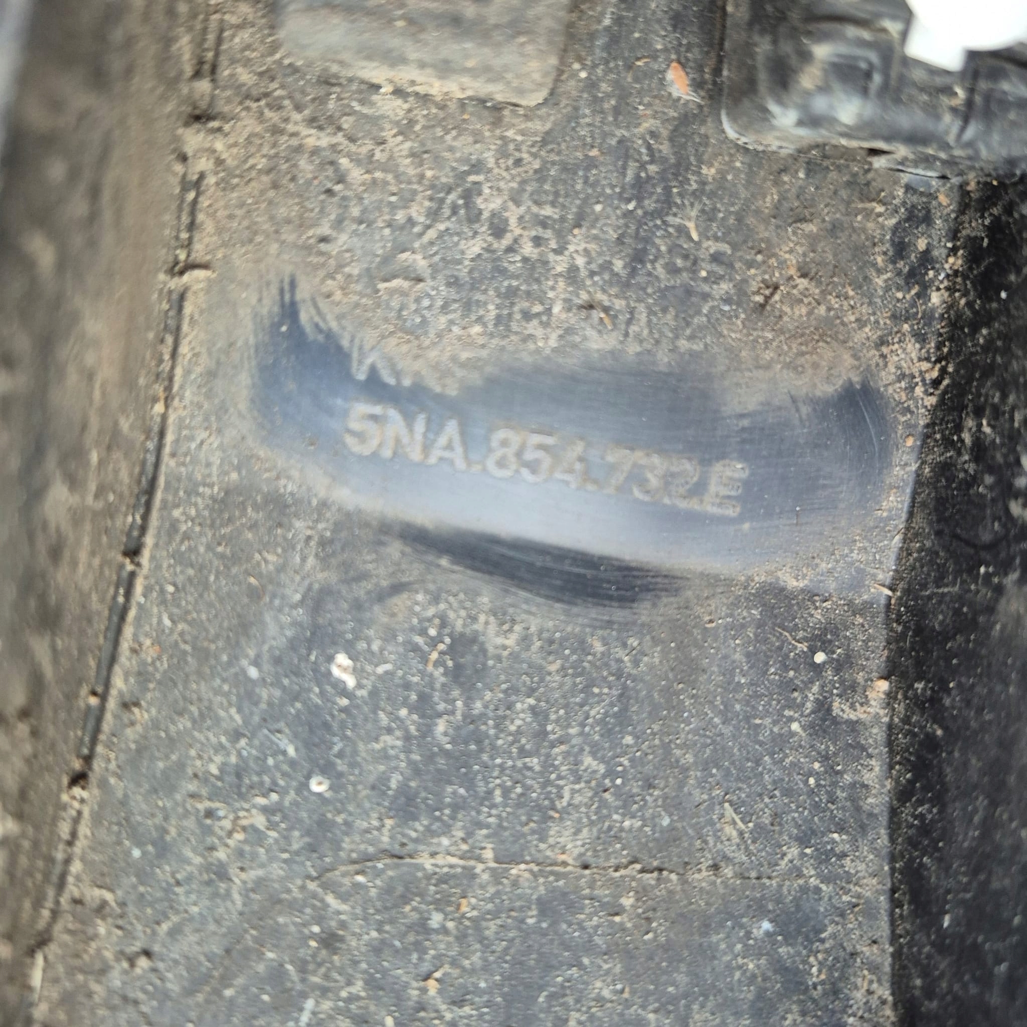 VW TIGUAN II 2 16-24 moulding cap right front