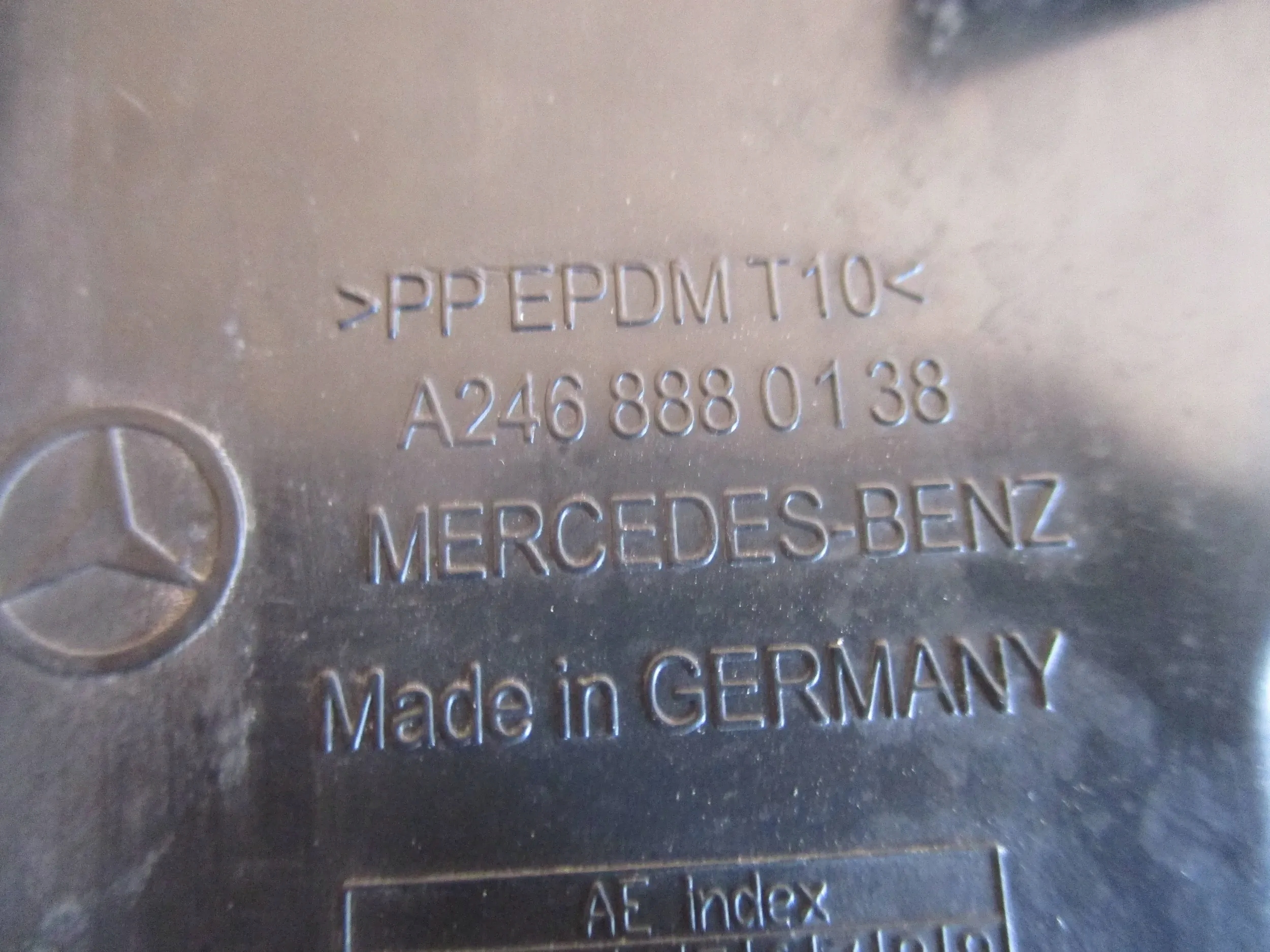 LUFTANSAUGKANAL RECHTS MERCEDES B KLASA W246