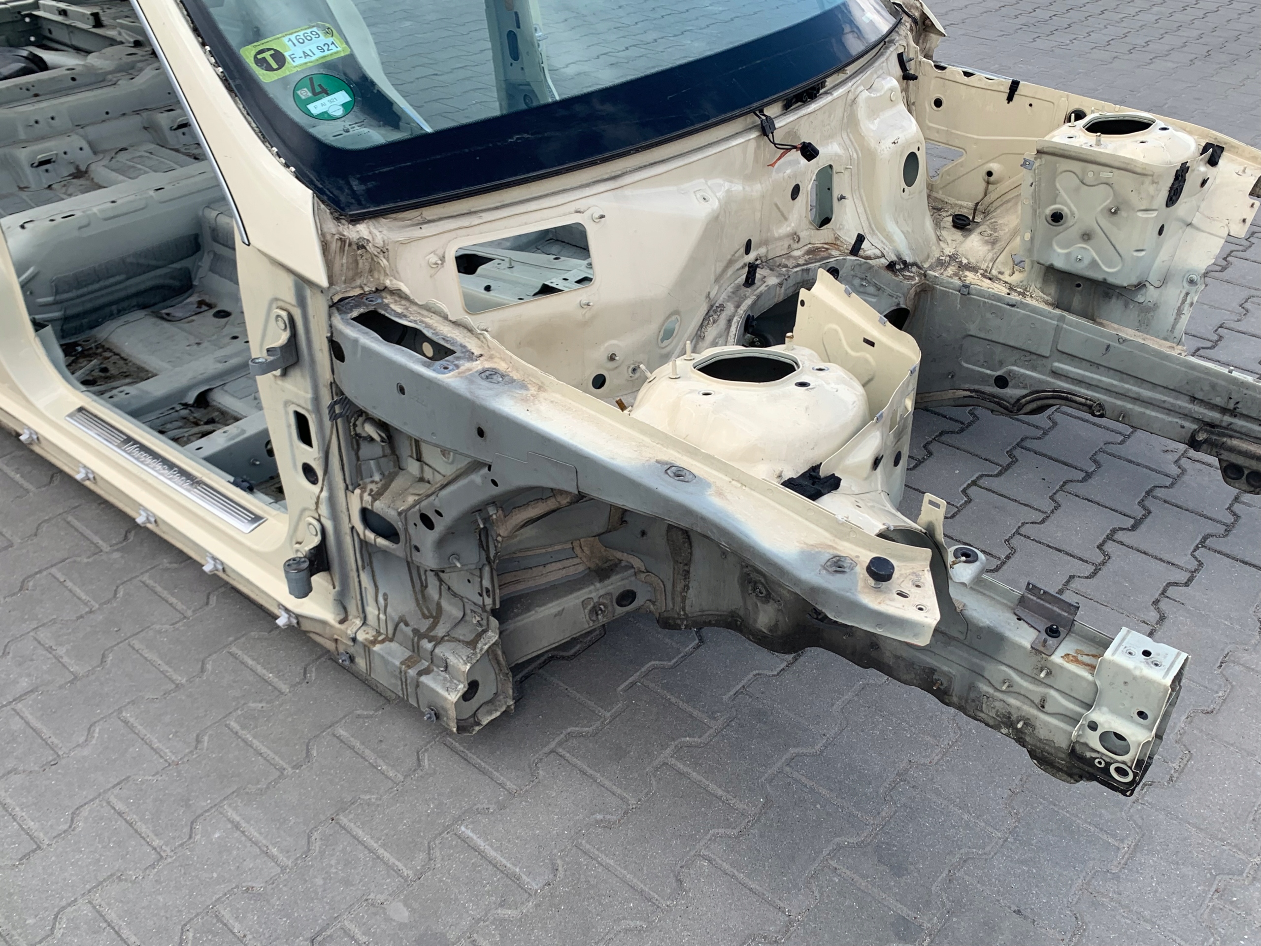 MERCEDES W212 LIFT ĆWIARTKA PODŁUŻNICA PRAWA