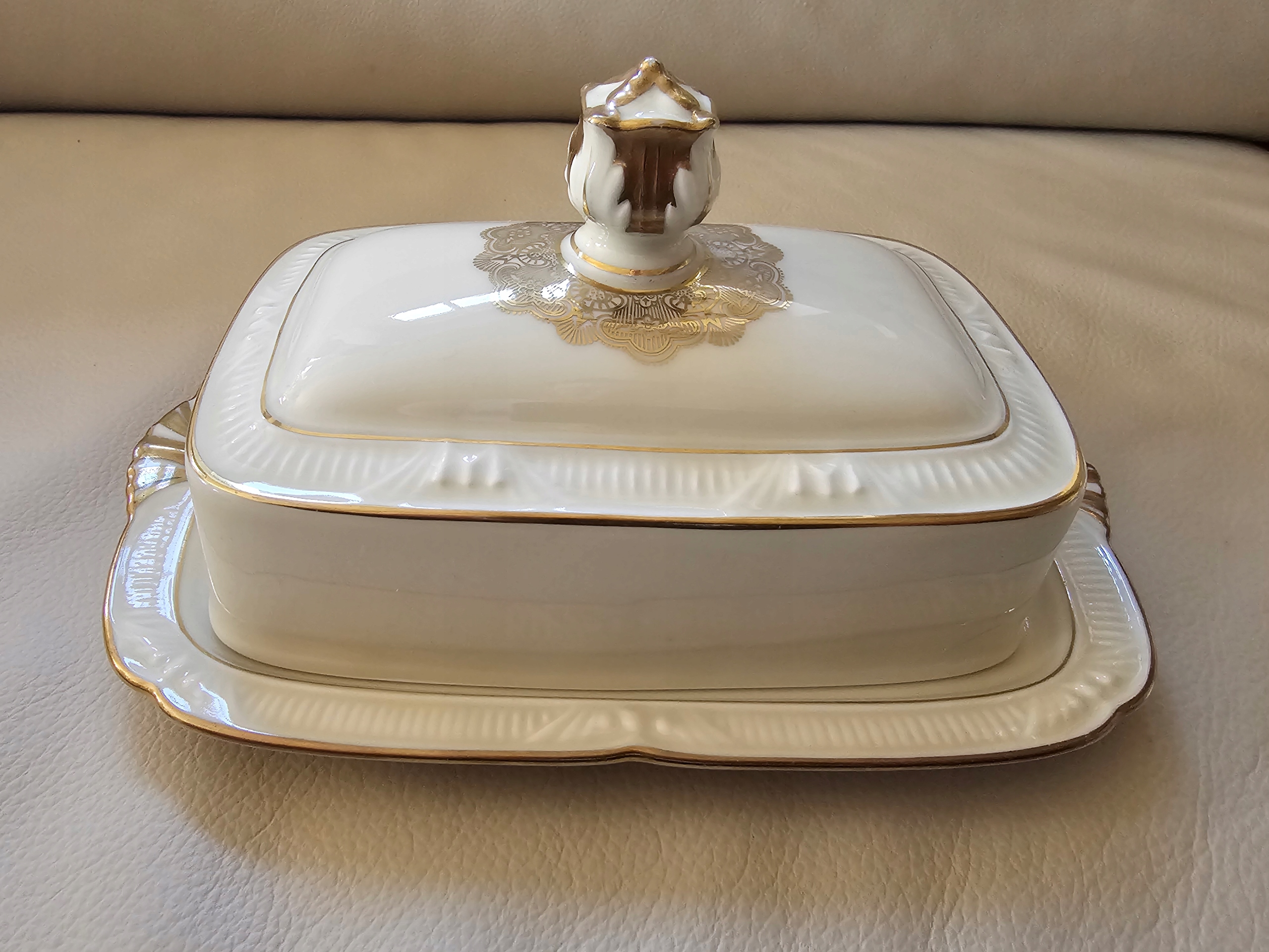 Kremowa Maselnica K34