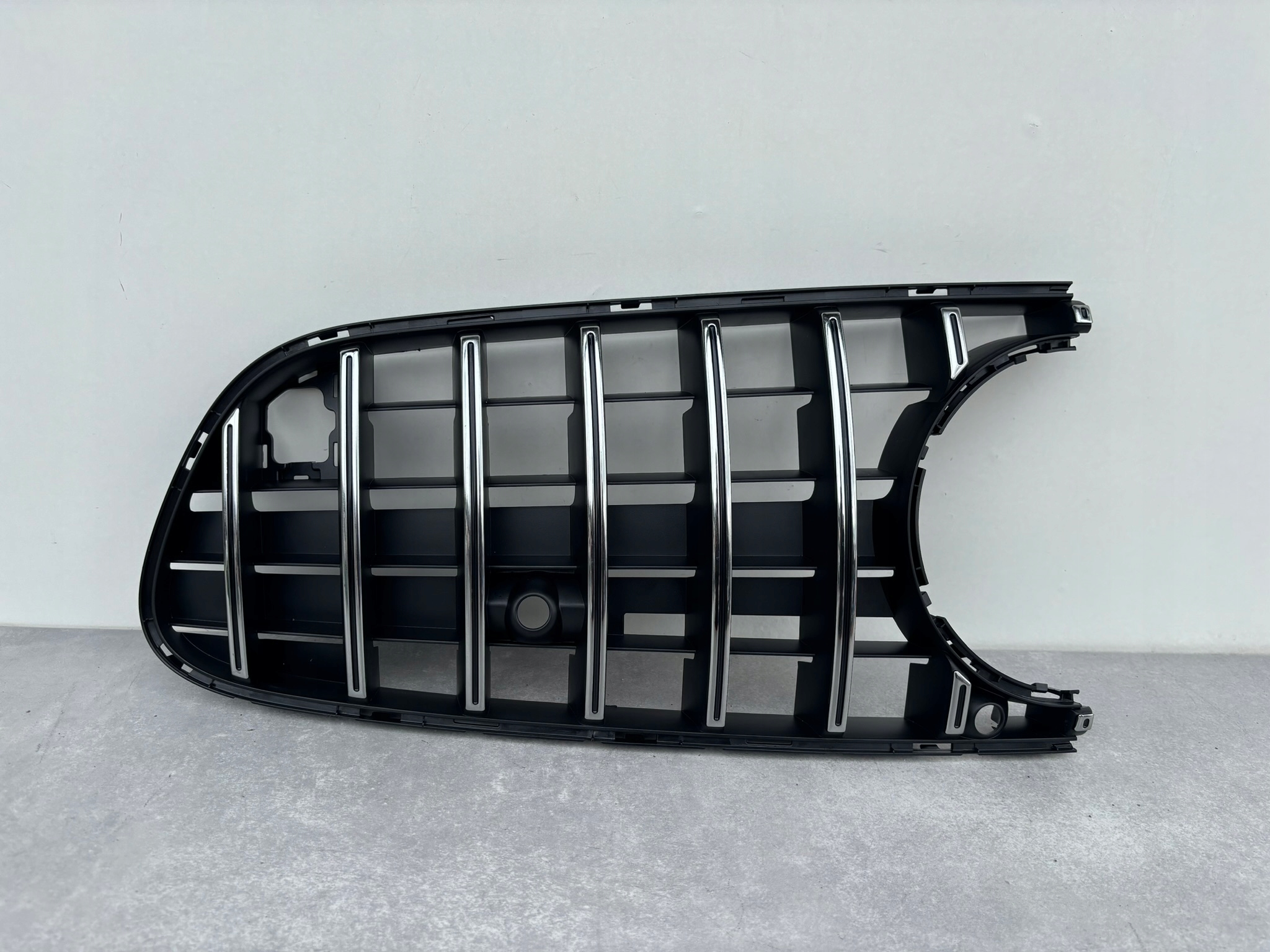 MERCEDES AMG GT 190 R190 PRAWA ATRAPA GRILL KRATKA NOWA K96/NC631