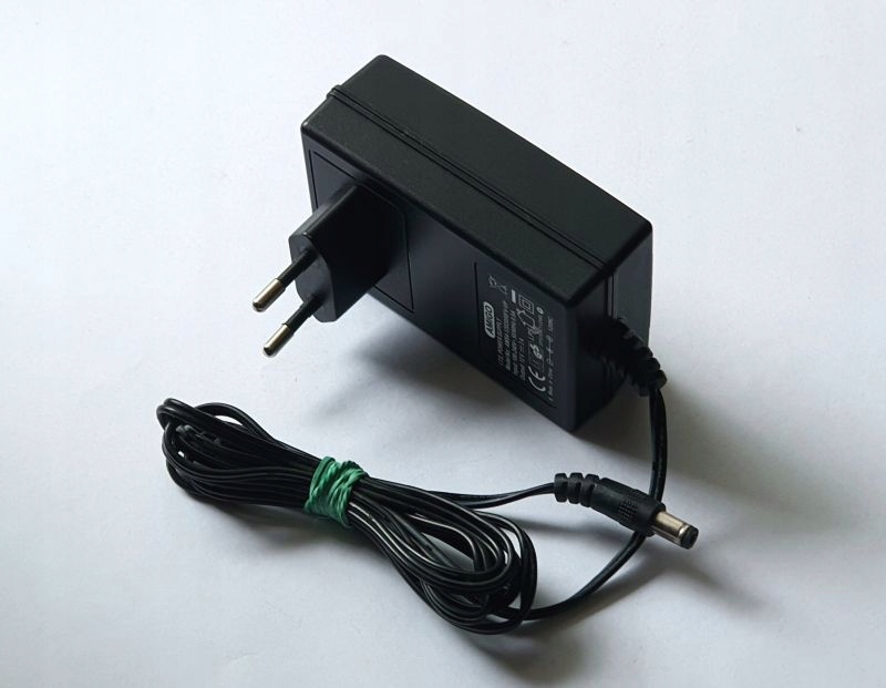 Zasilacz DC 12V 2A 24W AMIGO wtyk 5.5/2.1 LED