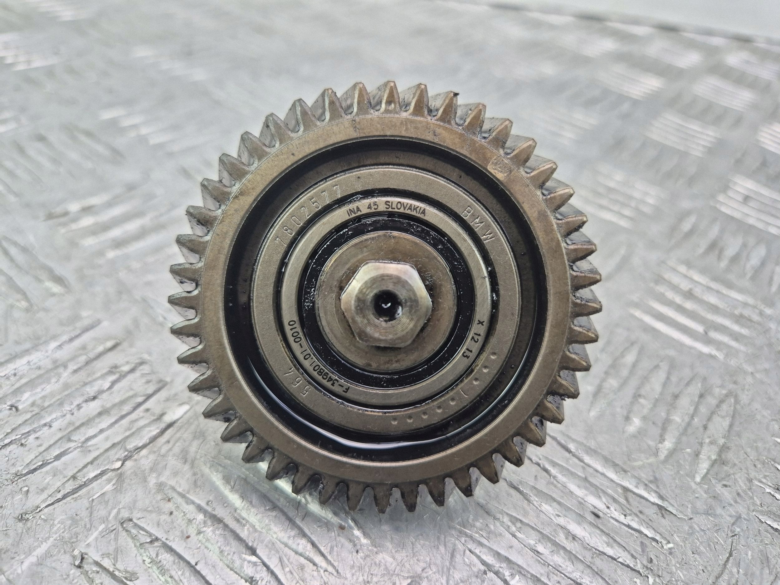 roue zebate lancucha de la distribution BMW 1 E81 E87 118d 7802577 N47D20A