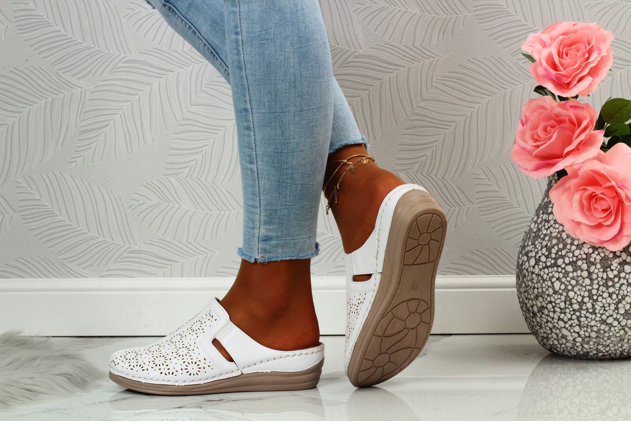 KLAPKI DAMSKIE LEKKIE PROFILOWANE SZYTE WYGODNE Długość wkładki 25 cm