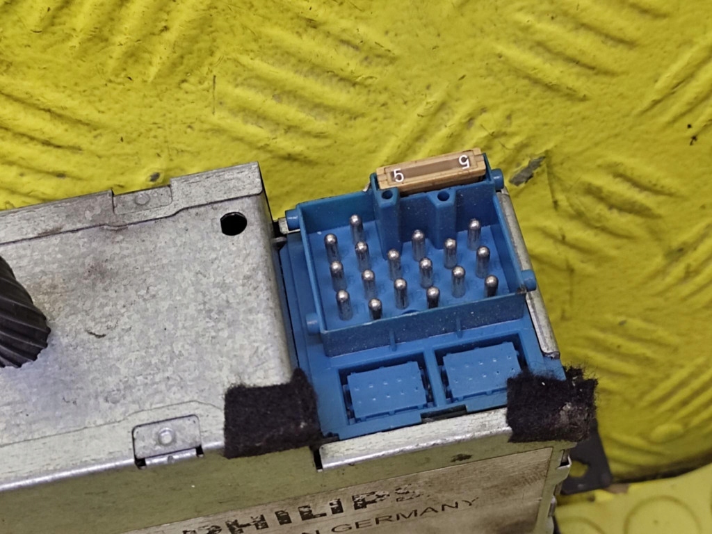 BMW E46 RADIO 65128368234