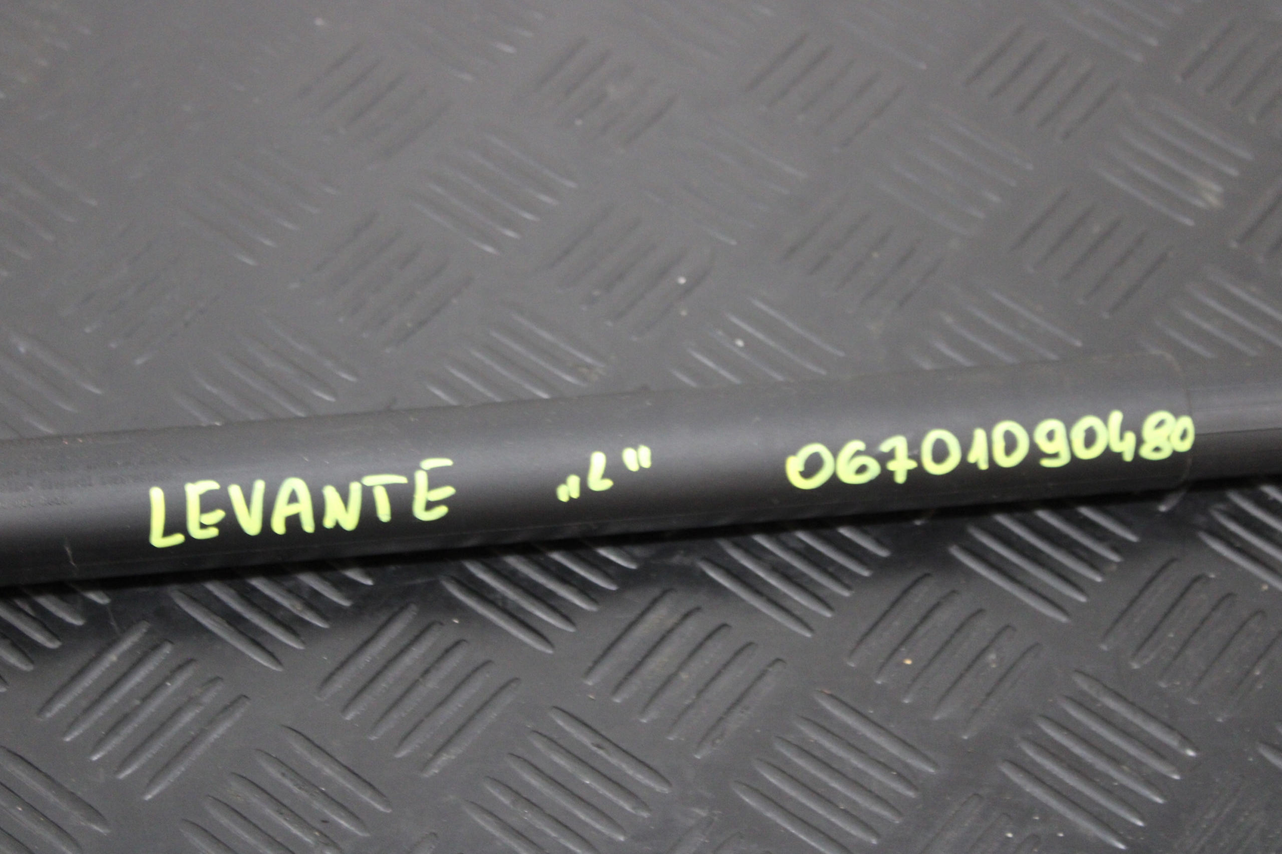 damper telescope bonnet left 06701090480 MASERATI LEVANTE M161
