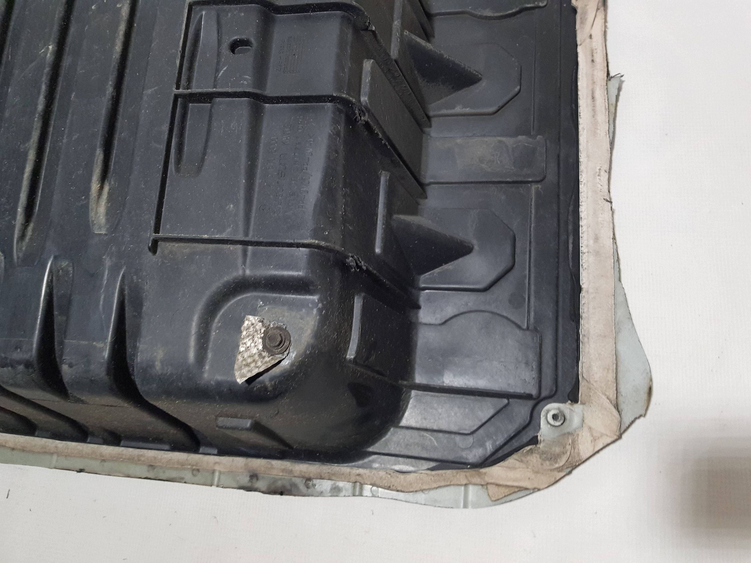 MERCEDES W213 SADAN sump 2136108000 floor boot