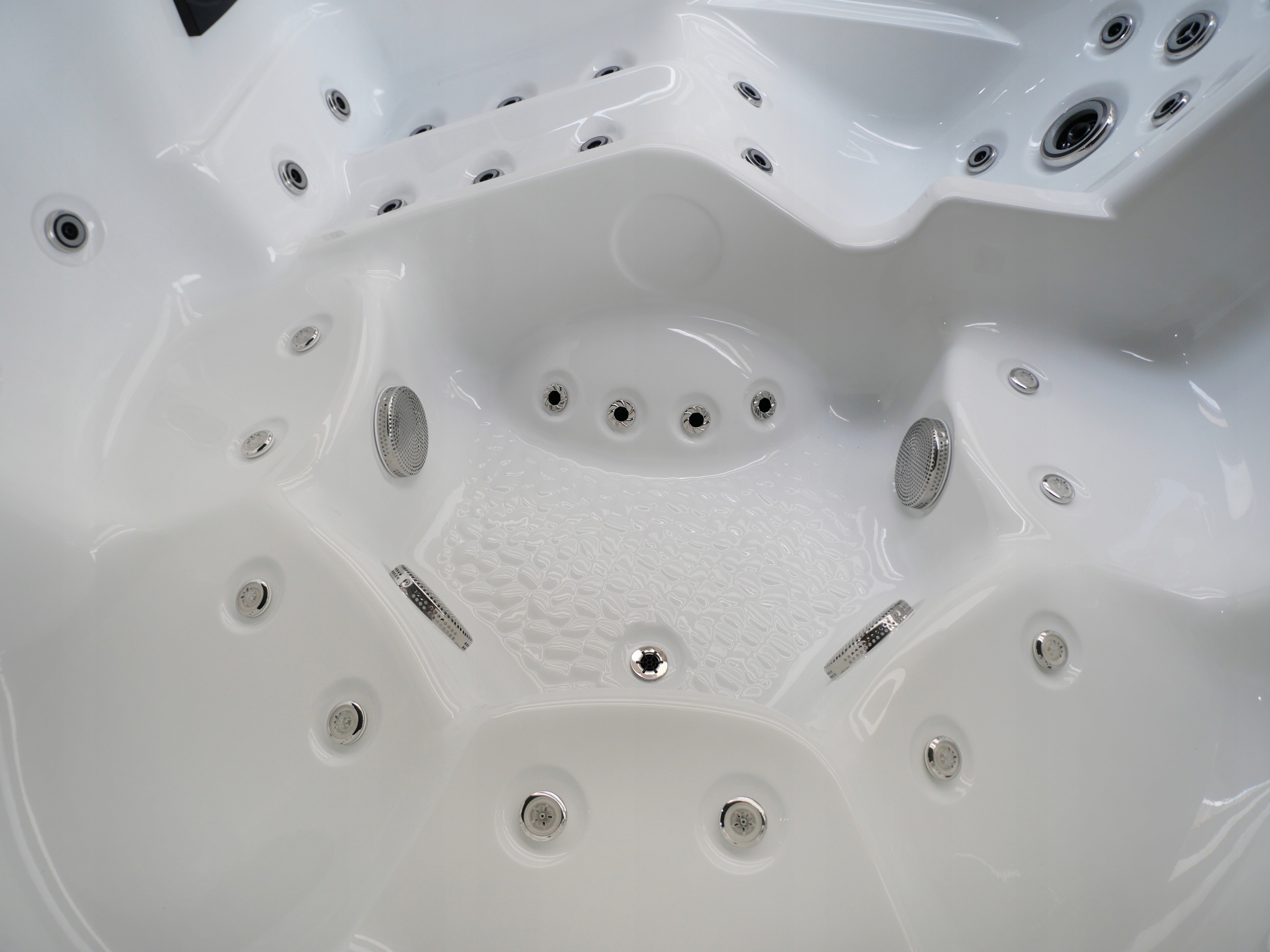 OGRODOWE SPA WANNA Z HYDROMASAŻEM AG-1 AUDIO LED Pojemność 1350 l