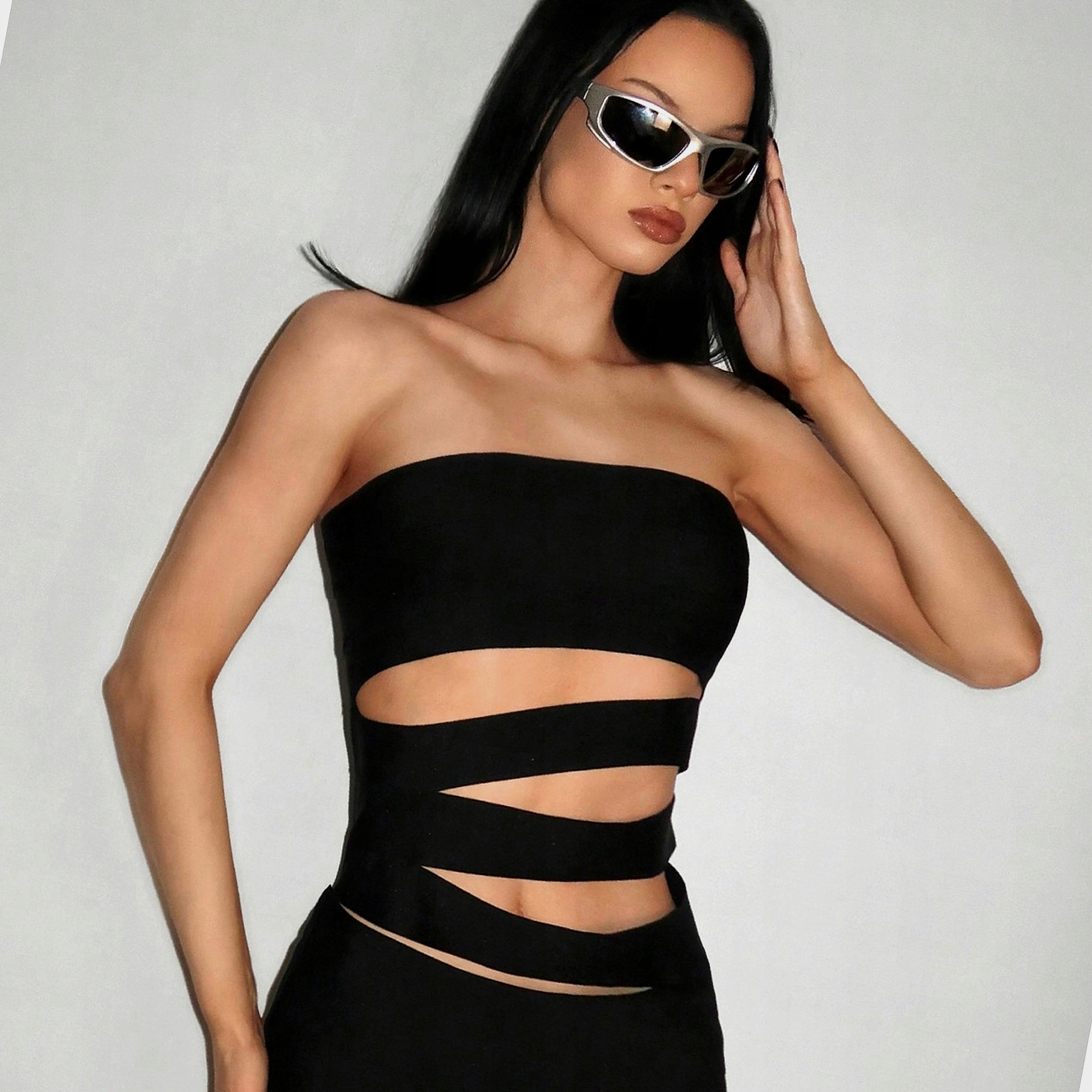 Šaty Bodycon Krátká Tuba Černá S Výřezy Dámská Smyslná Xs 34