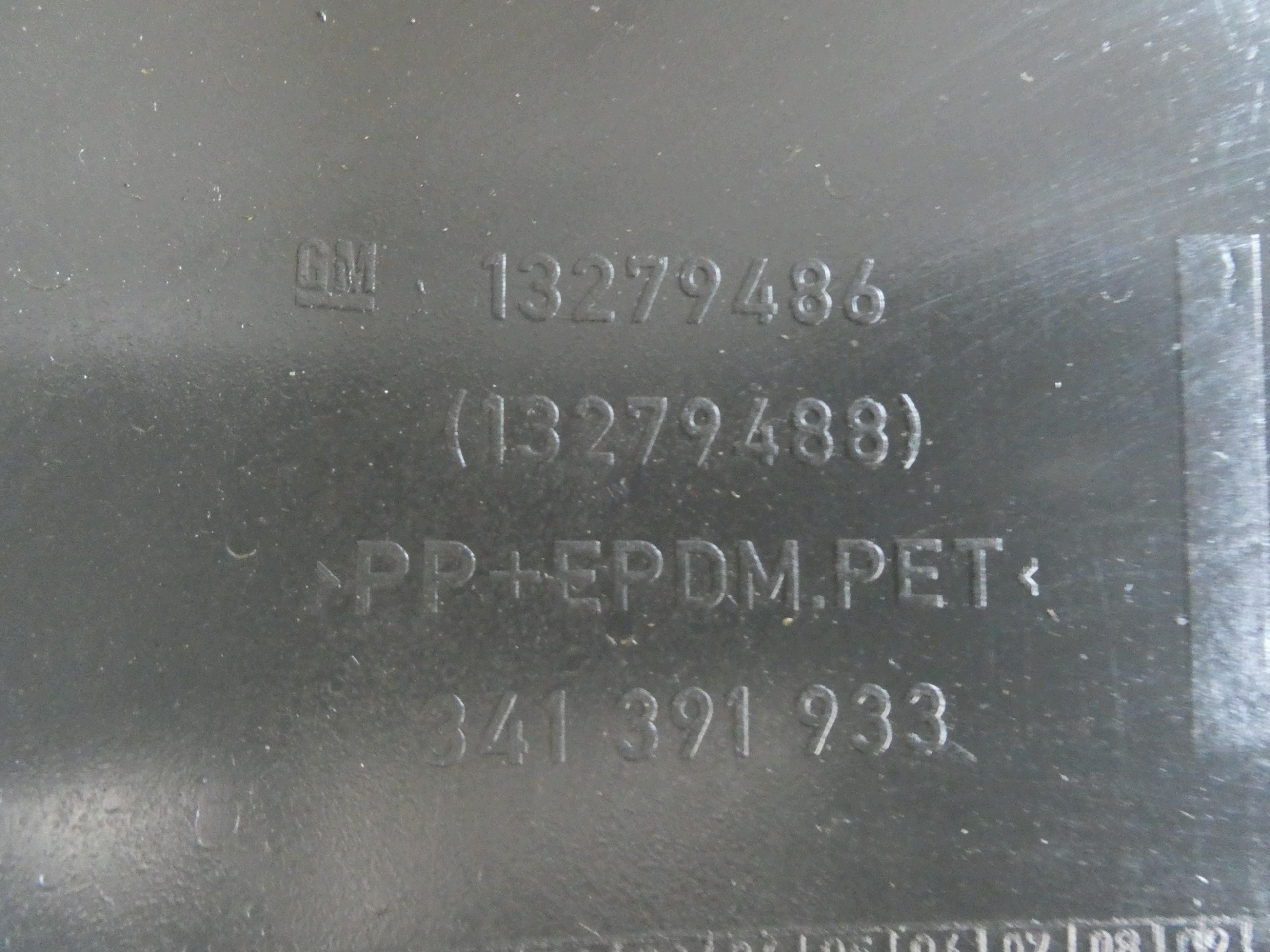 mudguard left rear part OPEL ASTRA J 4 HB