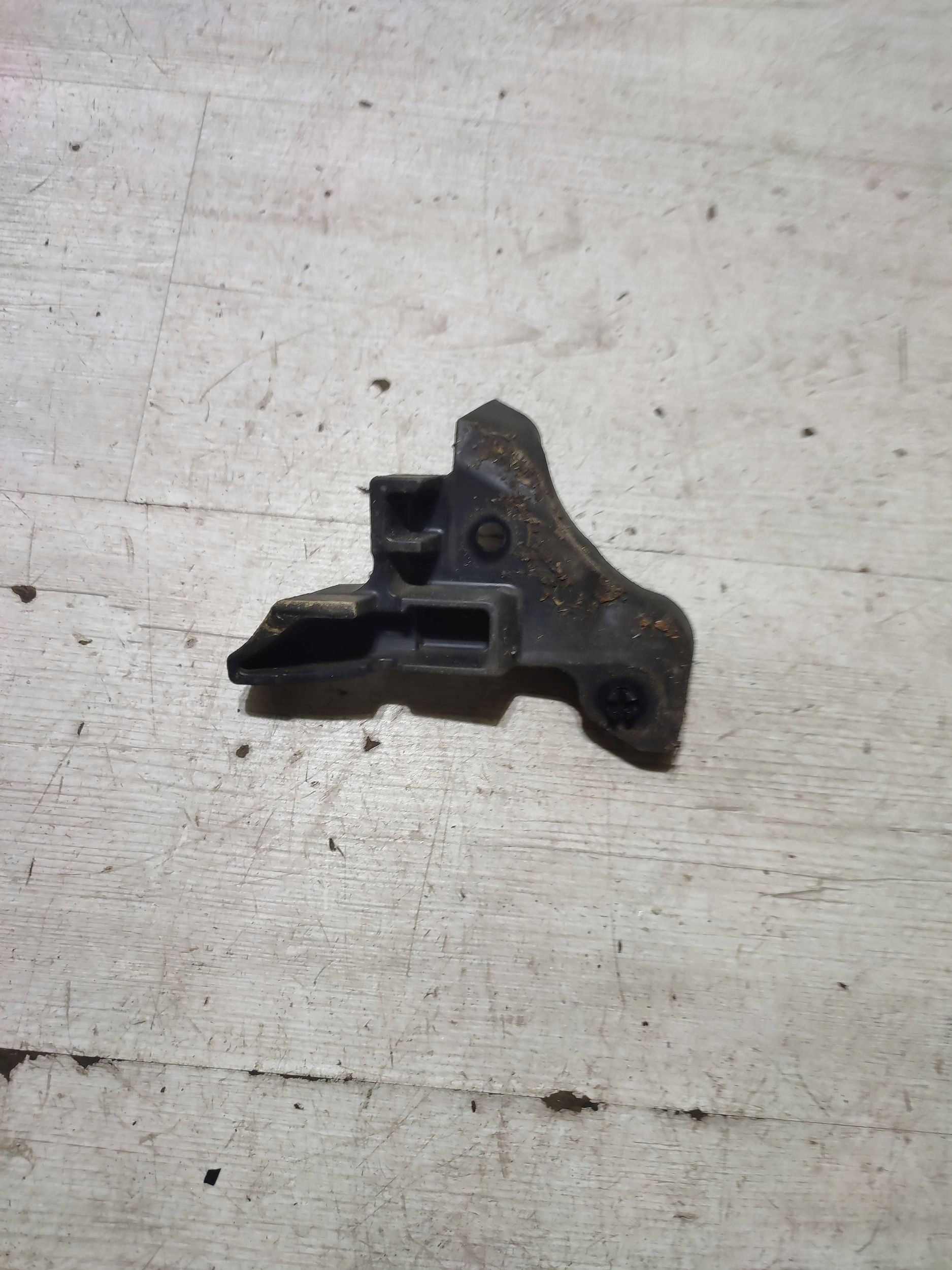 Lexus RC 2019 front side left gasket under the window
