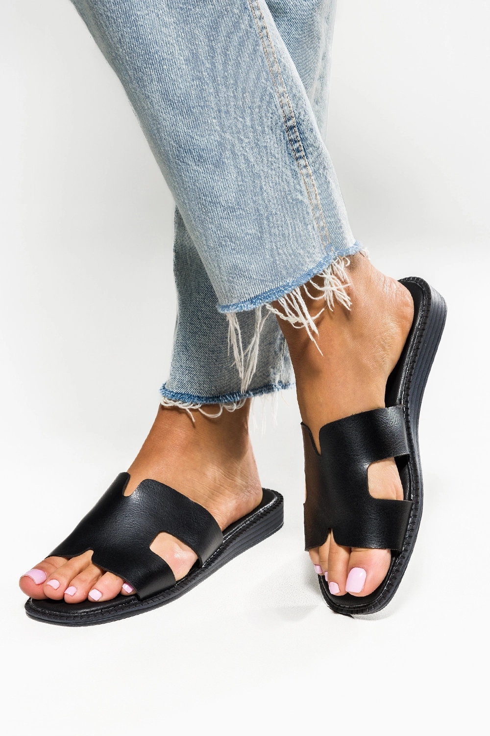 CZARNE KLAPKI DAMSKIE PŁASKA PODESZWA LEKKIE WYGODNE OBUWIE NA LATO r 38 Oryginalne opakowanie producenta pudełko